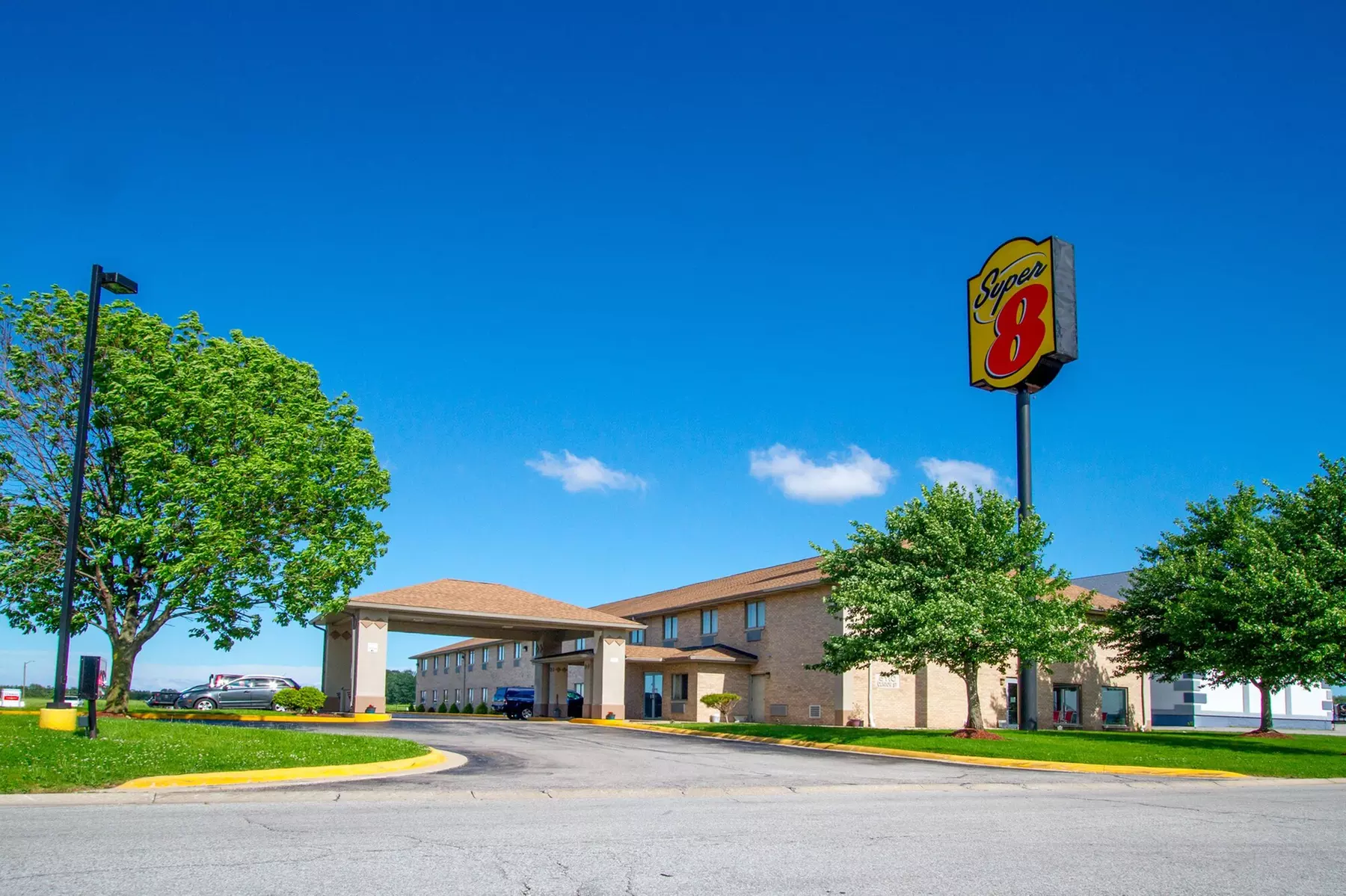 Super 8 by Wyndham Kokomo - Primary Image