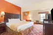 Days Inn & Suites by Wyndham Ridgeland - Second Medium