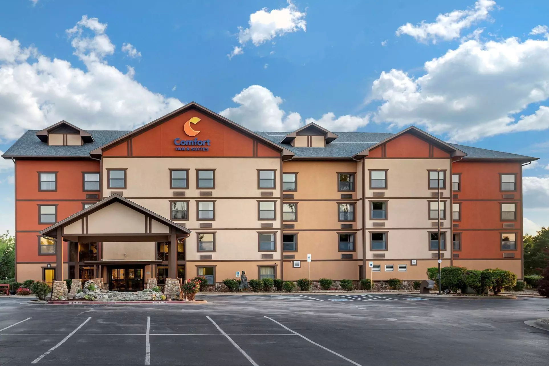 Comfort Inn & Suites Branson Meadows - Primary Image