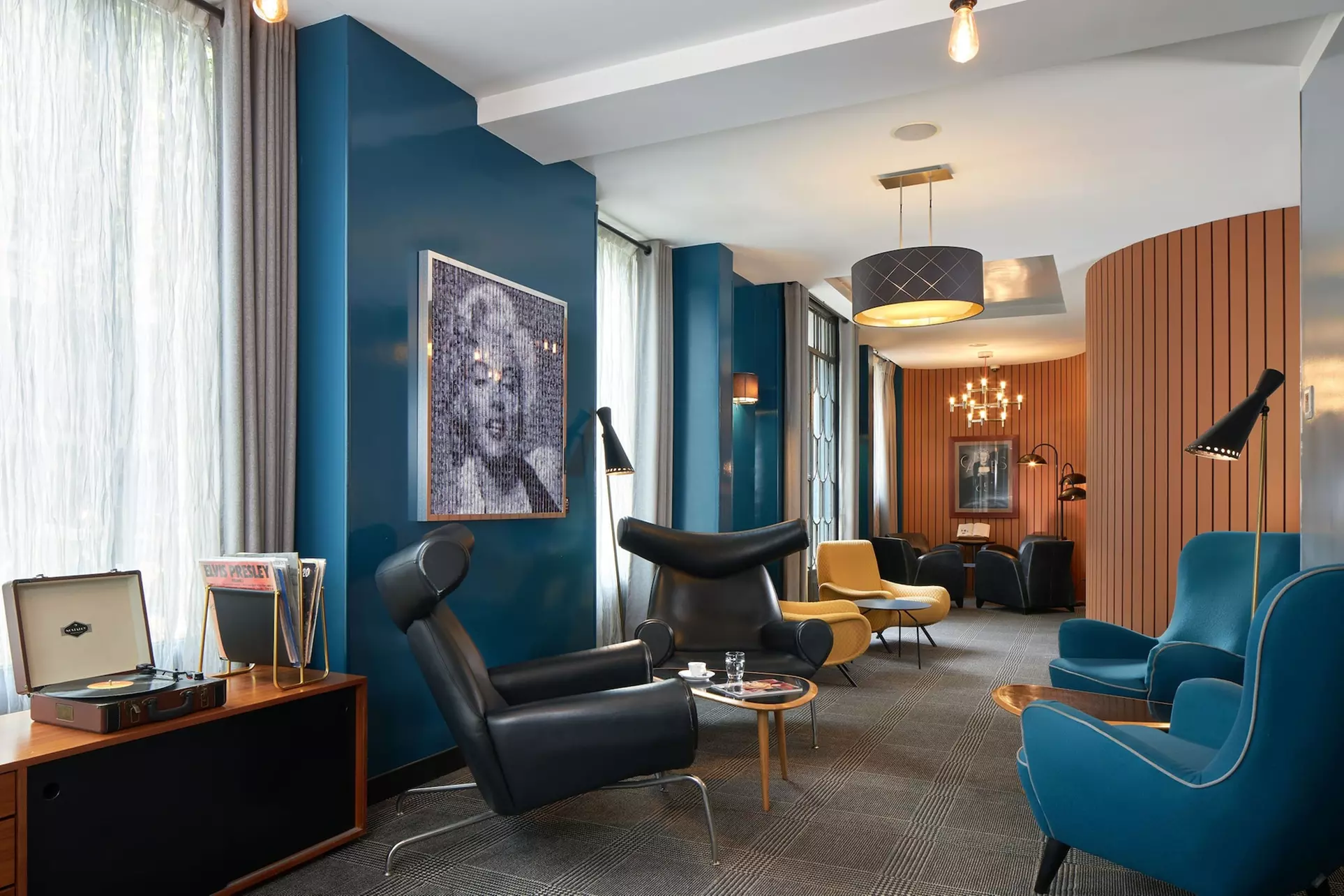 Platine Hotel - Primary Image