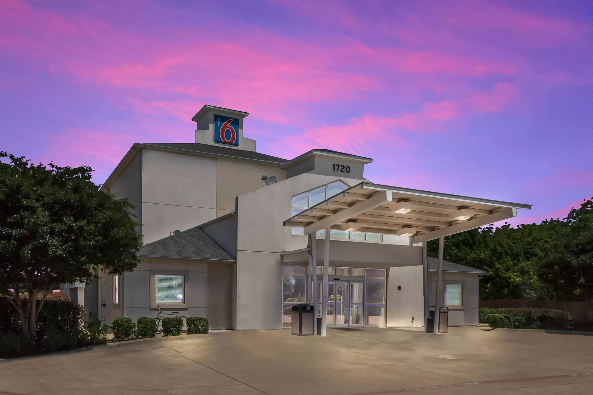 Motel 6 Cleburne, TX - Primary Image