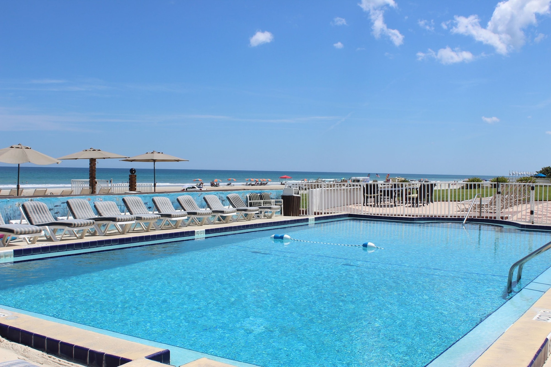 Shoreline Suites & Cabana Cottages