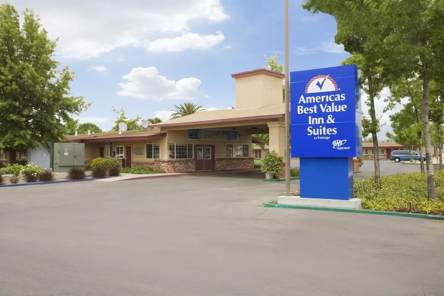 Americas Best Value Inn & Suites Oroville - Primary Image
