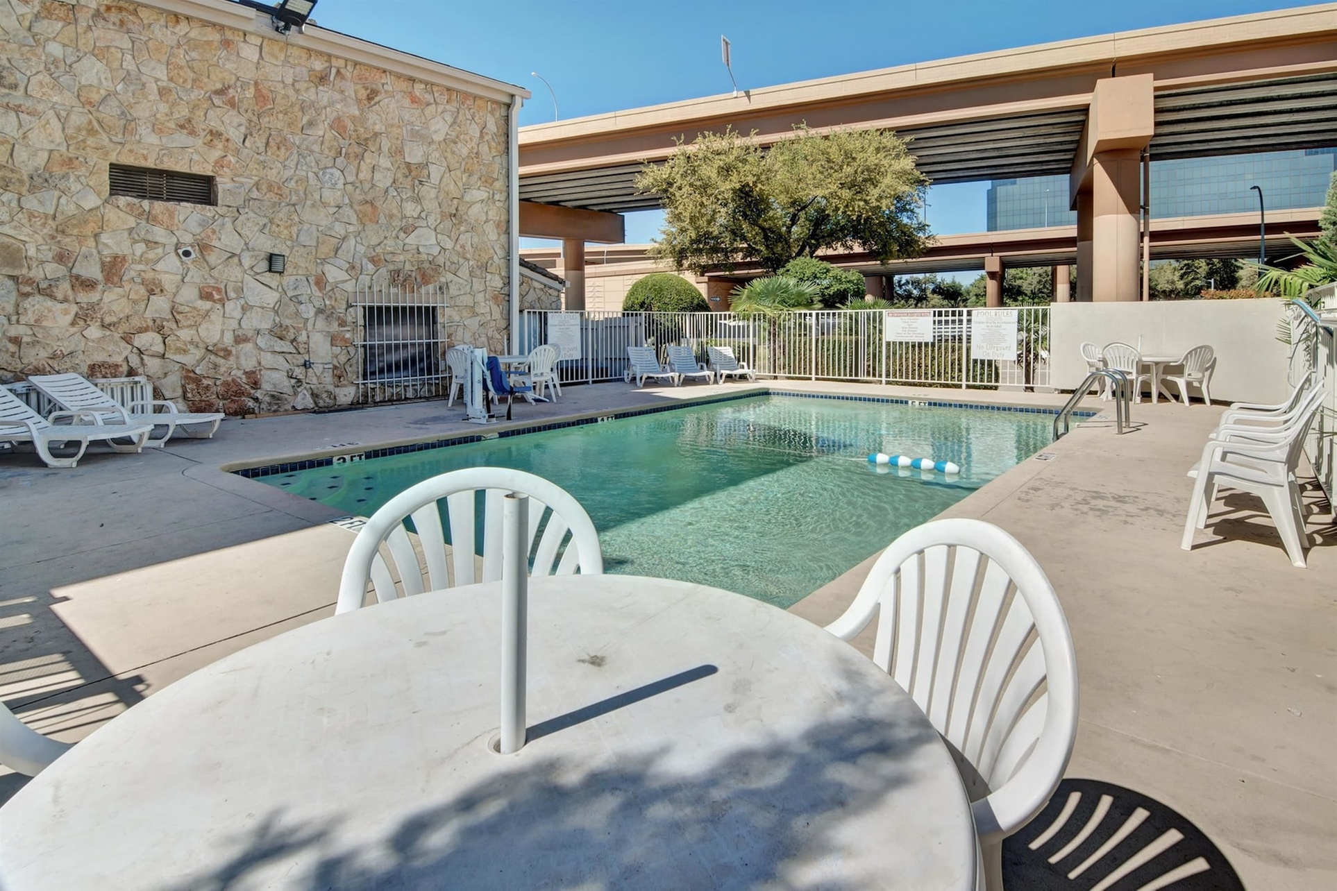 Motel 6 Dallas, TX - Forest Lane