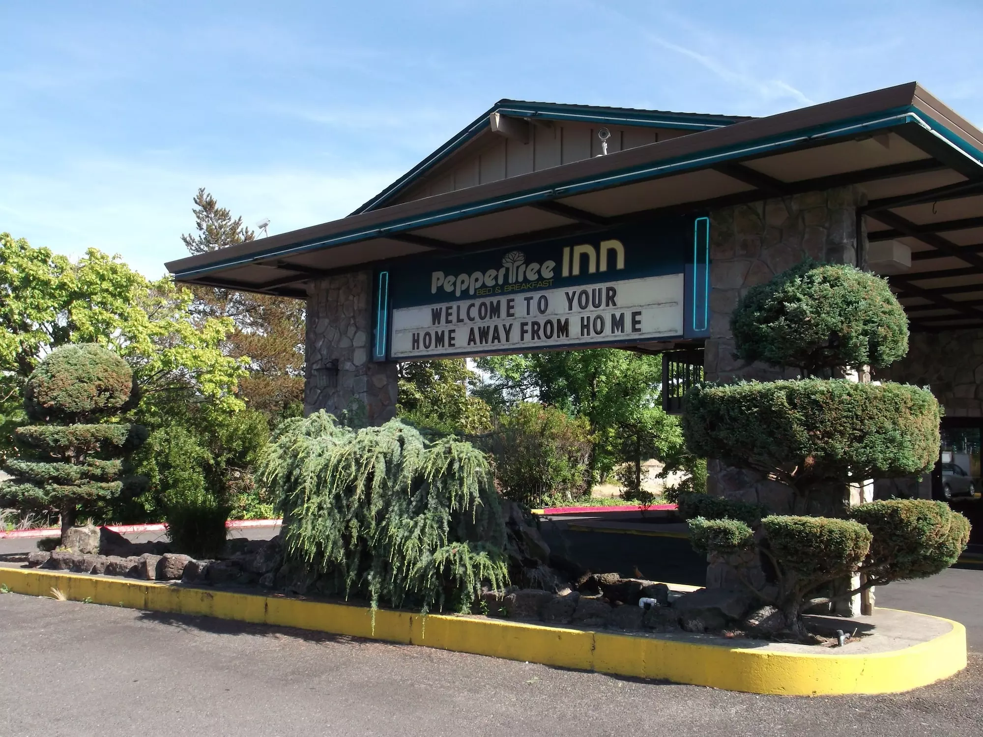 PepperTree Inn