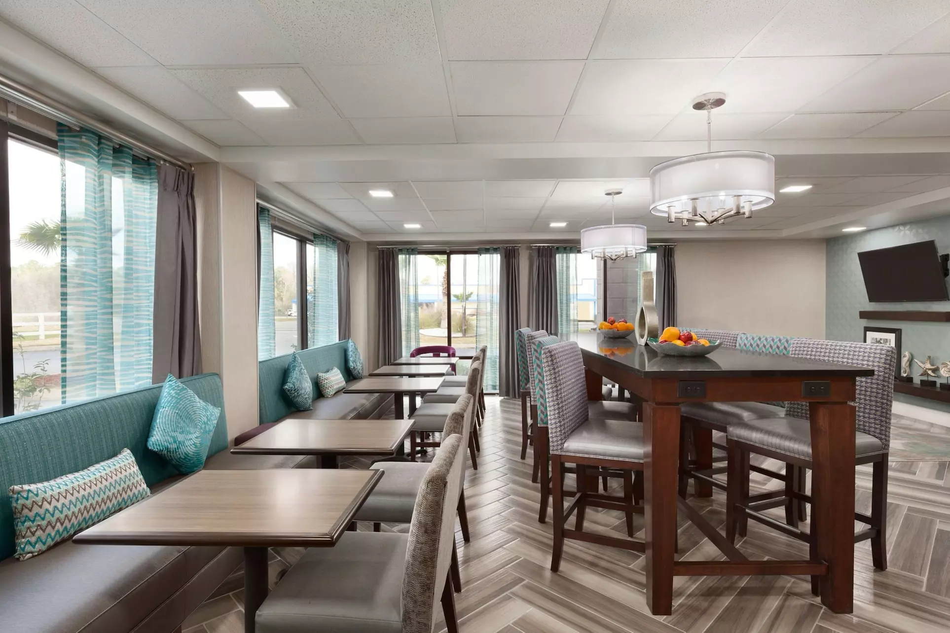 Hampton Inn Waycross - Primary Image