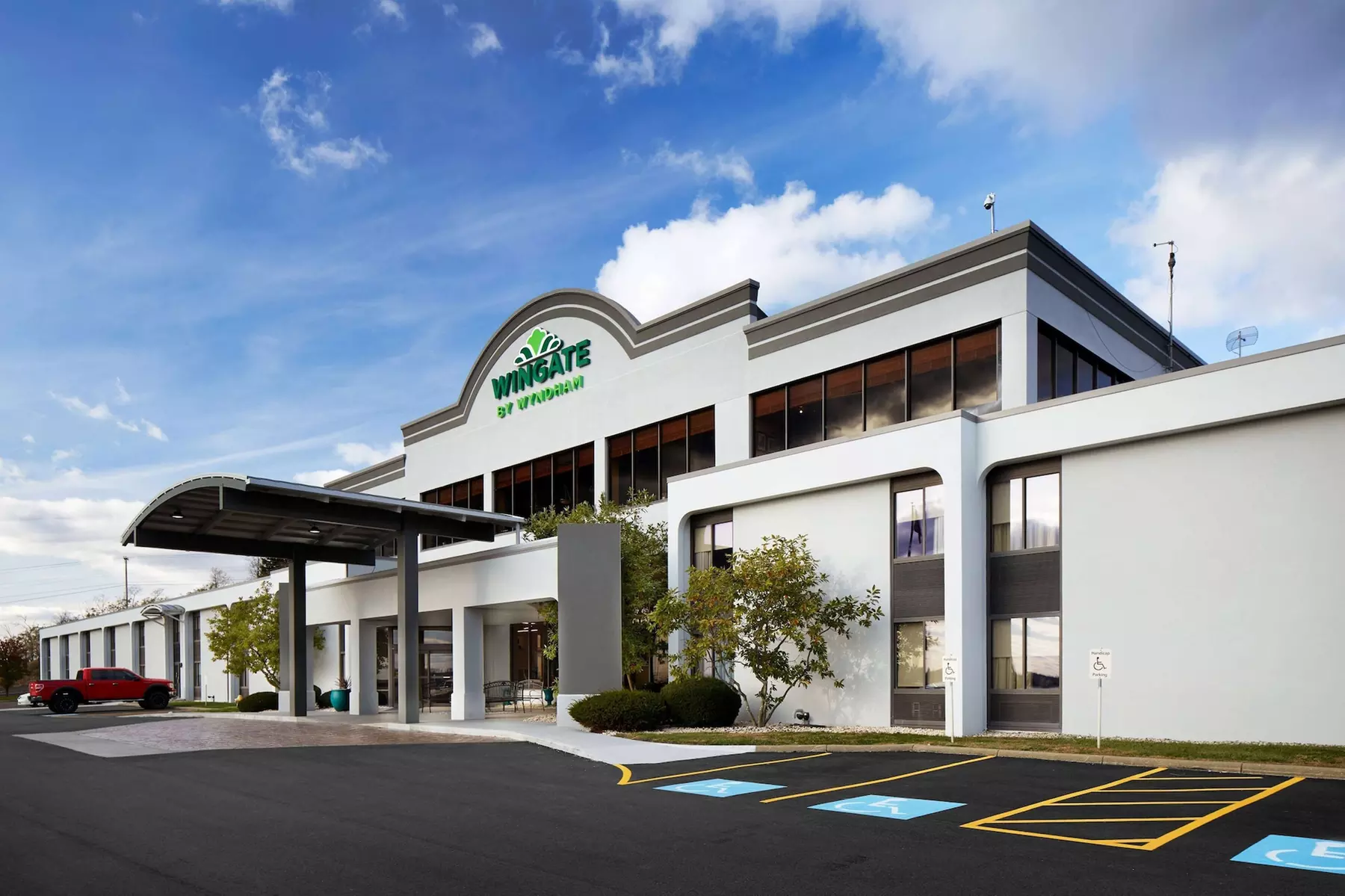 Wingate by Wyndham St. Clairsville/Wheeling - Primary Image