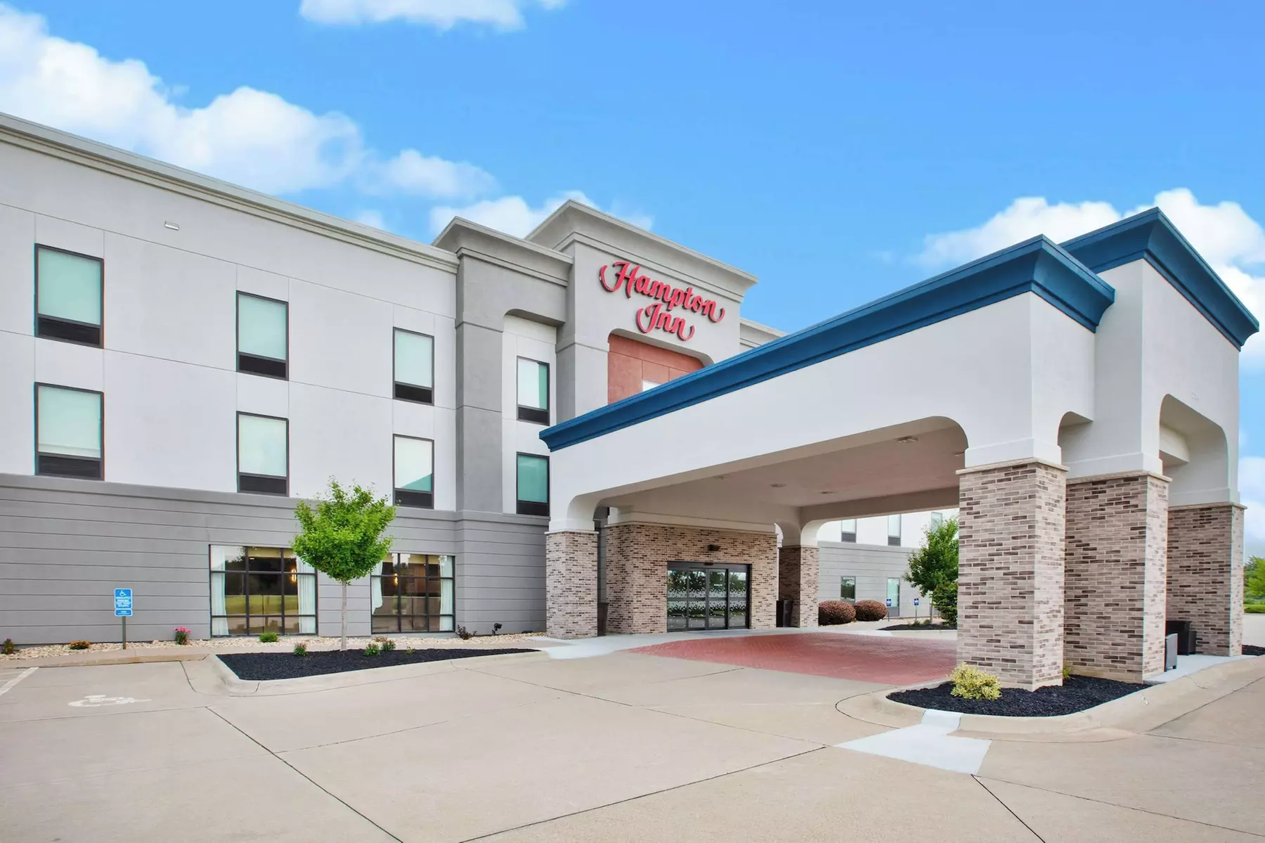 Hampton Inn Clinton, IA - Primary Image
