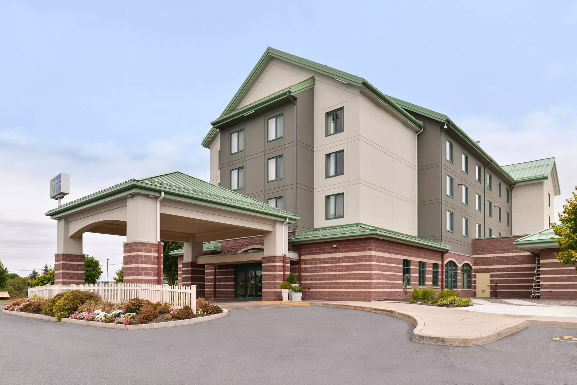Holiday Inn Express Breezewood by IHG - Primary Image