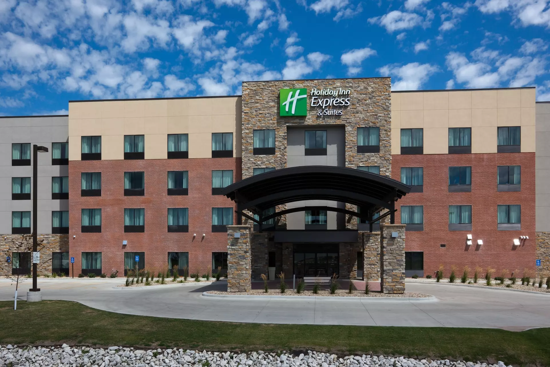 Holiday Inn Express Hotel & Suites Fort Dodge by IHG - Primary Image