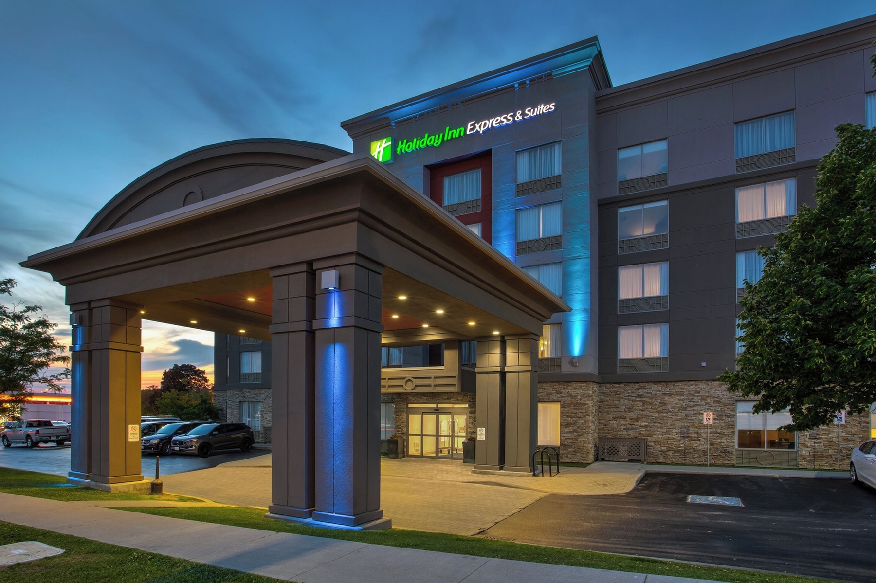 Holiday Inn Express & Suites Kingston Central by IHG