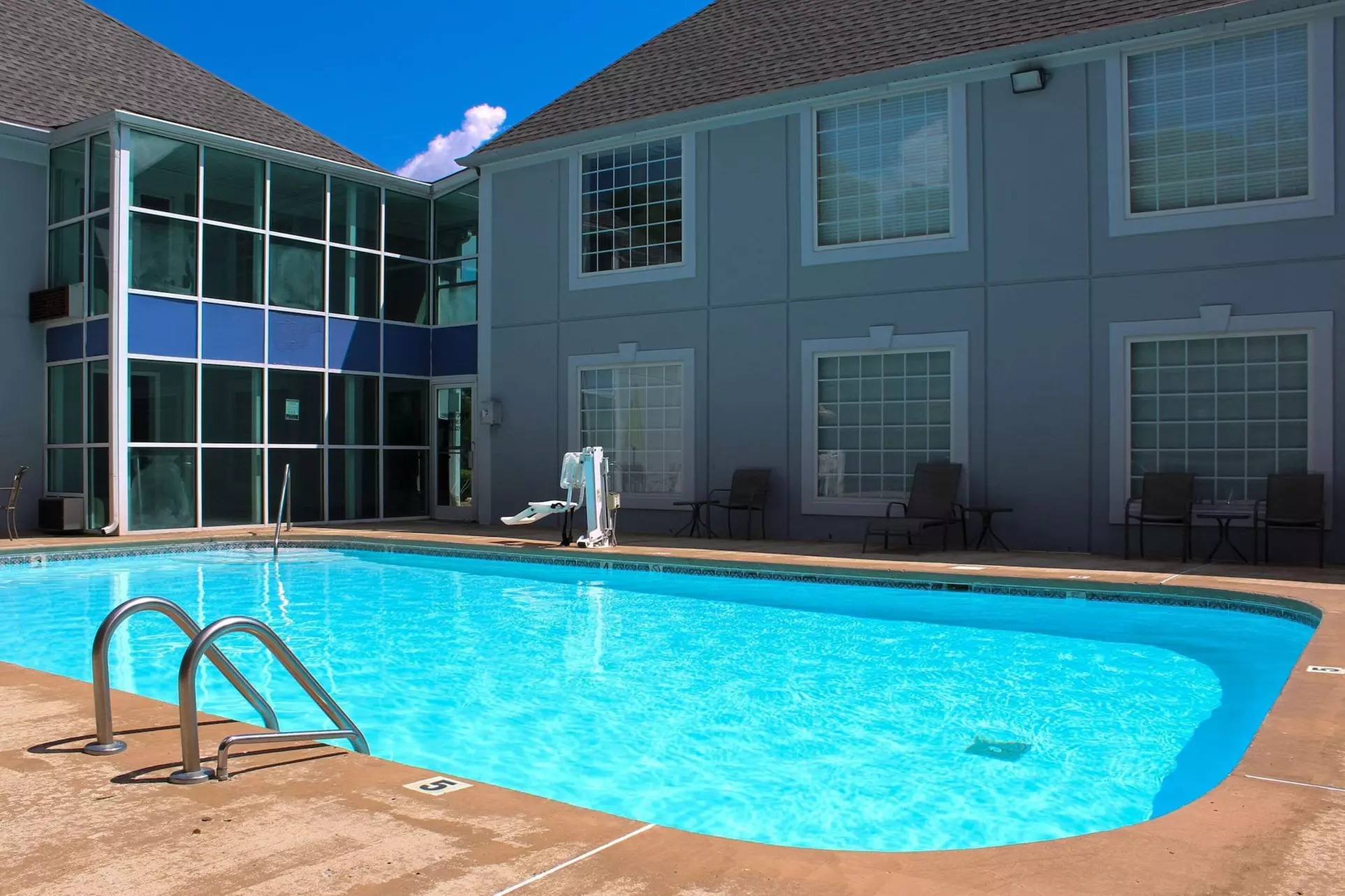 Quality Inn Crossville Near Cumberland Mountain State Park - Primary Image