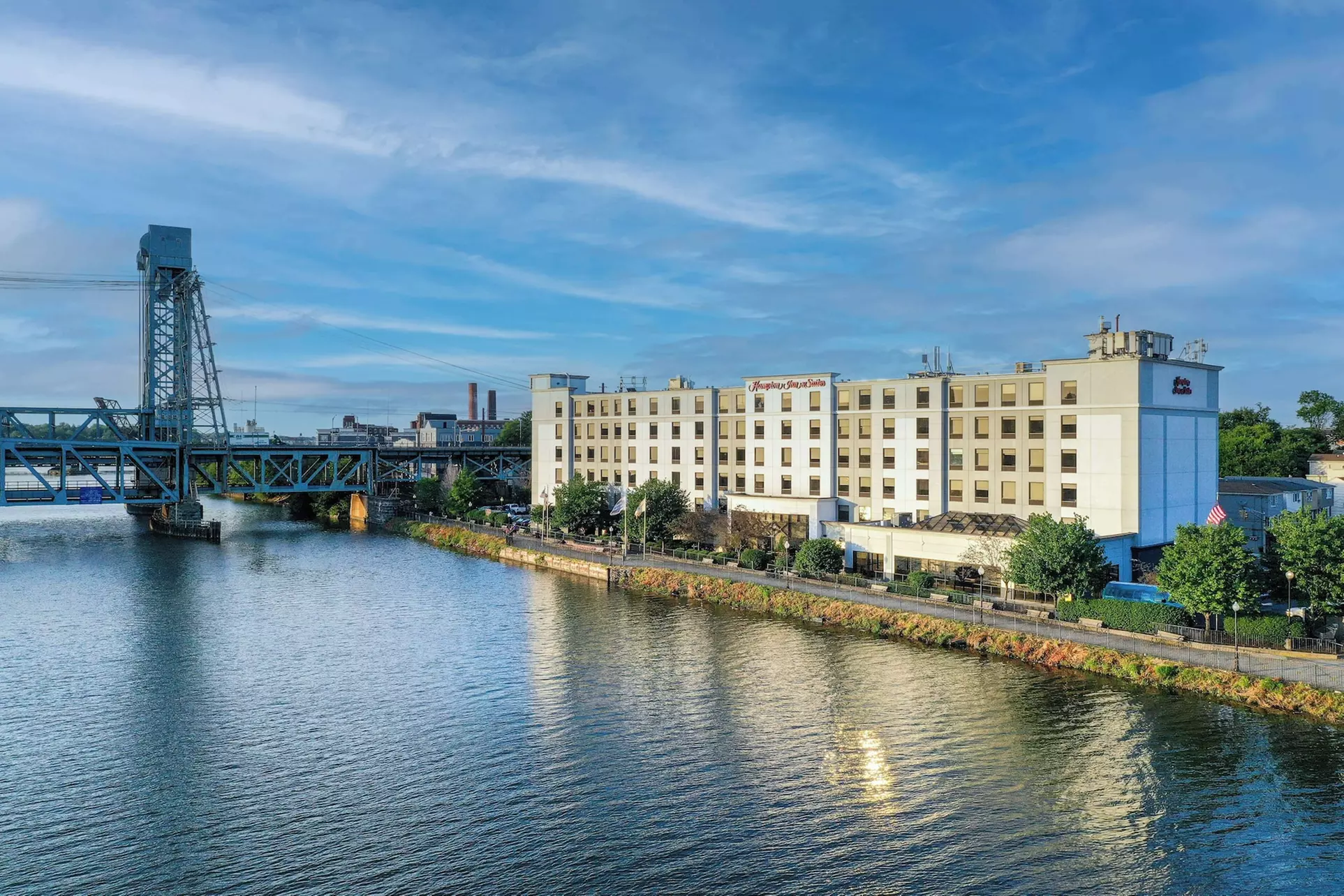 Hampton Inn & Suites Newark-Harrison-Riverwalk - Primary Image