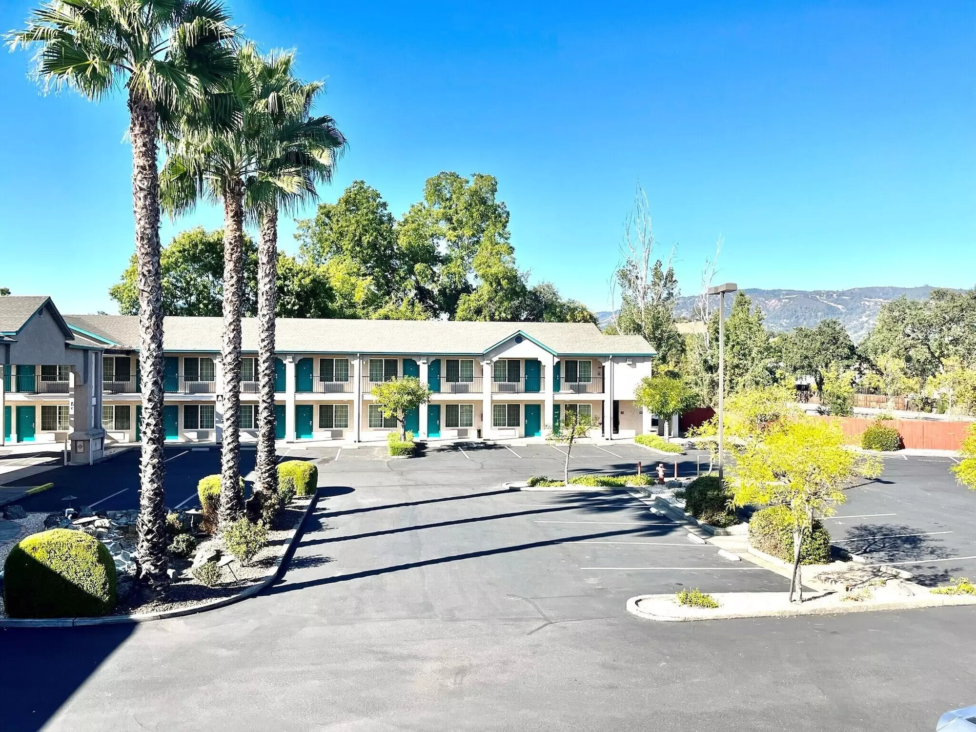 Cloverdale Wine Country Inn & Suites - Primary Image
