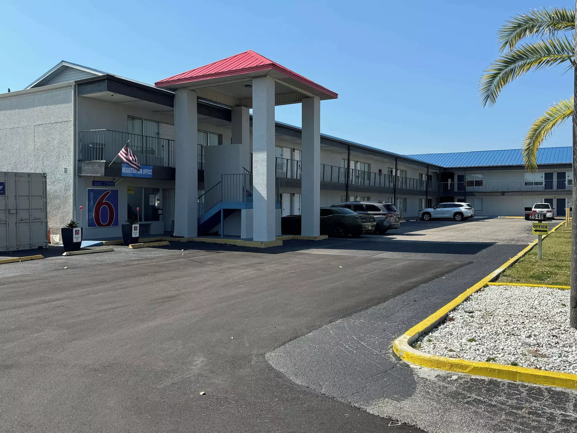 Motel 6 Englewood, FL - Primary Image