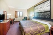 Super 8 by Wyndham Iola KS - Second Medium