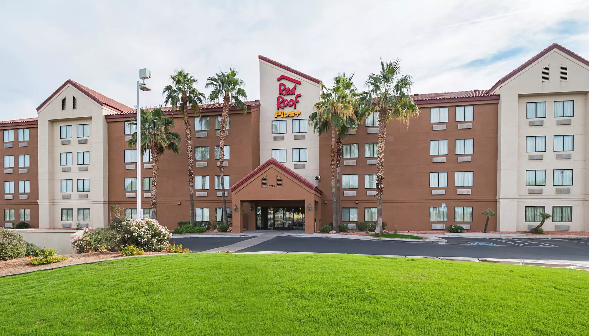 Red Roof Inn PLUS+ Phoenix West - Primary Image