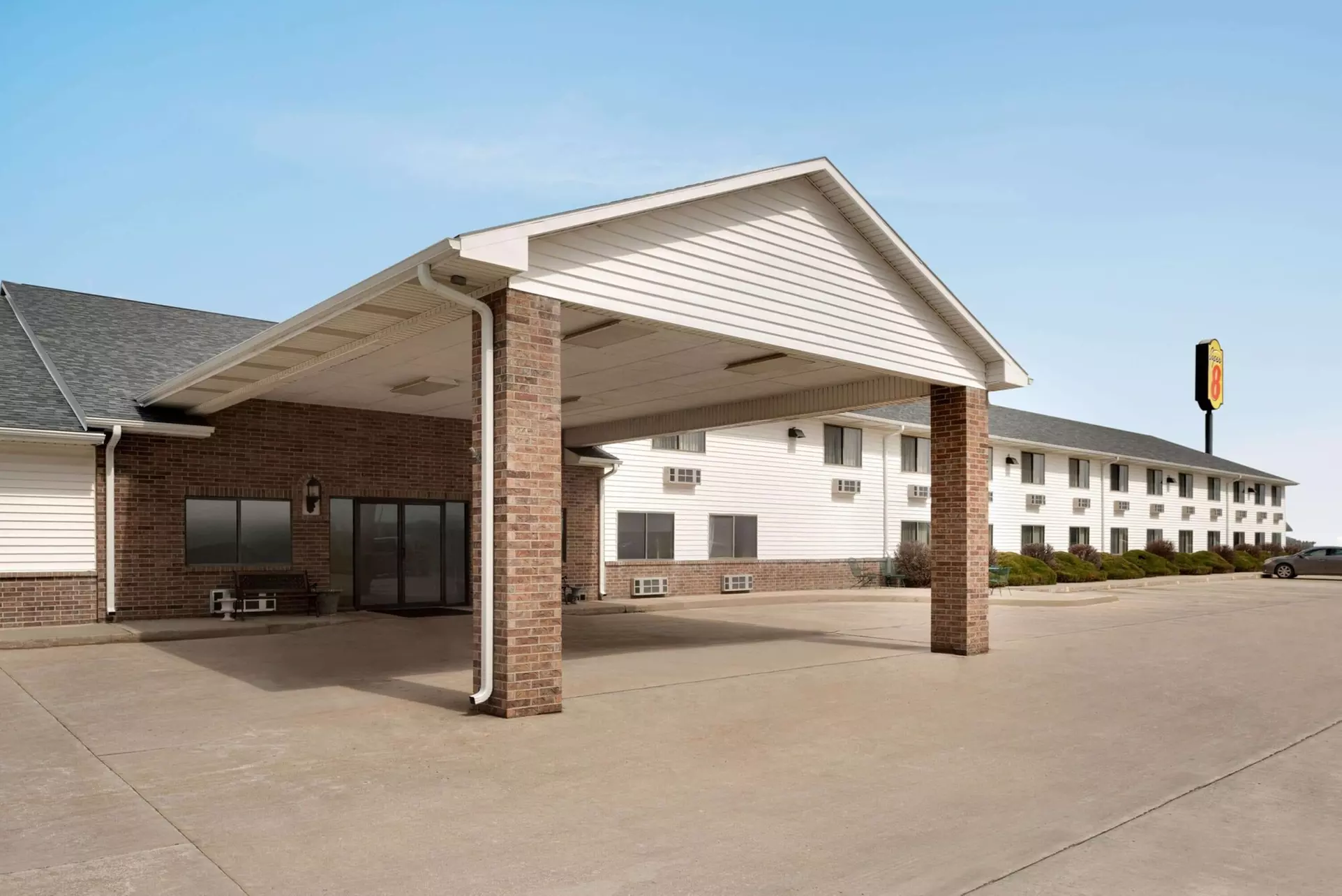 Super 8 by Wyndham Bethany MO - Primary Image