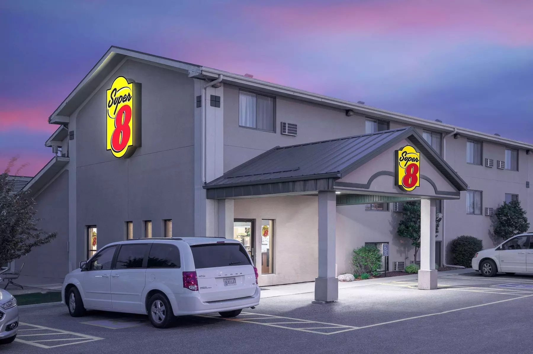 Super 8 by Wyndham Willmar - Primary Image