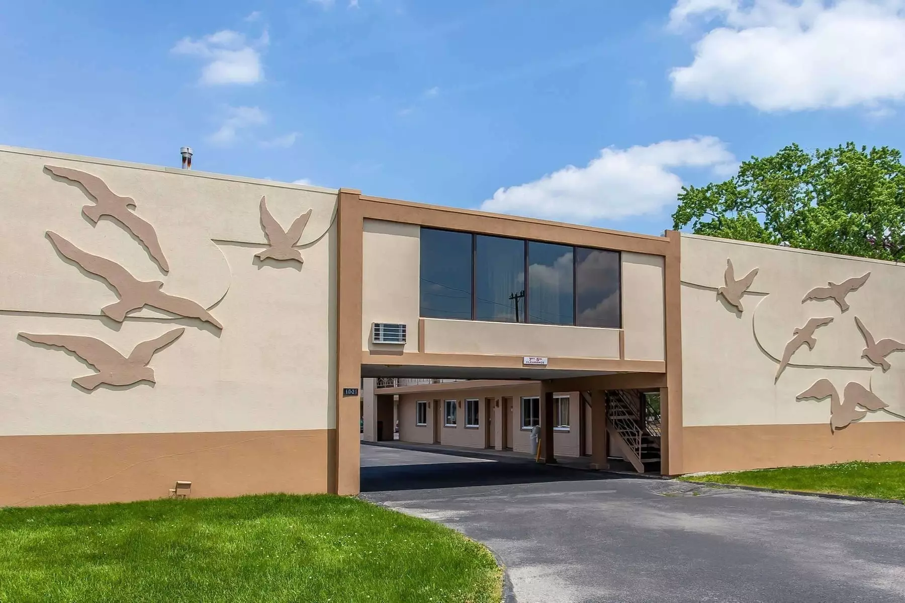 Rodeway Inn North - Primary Image