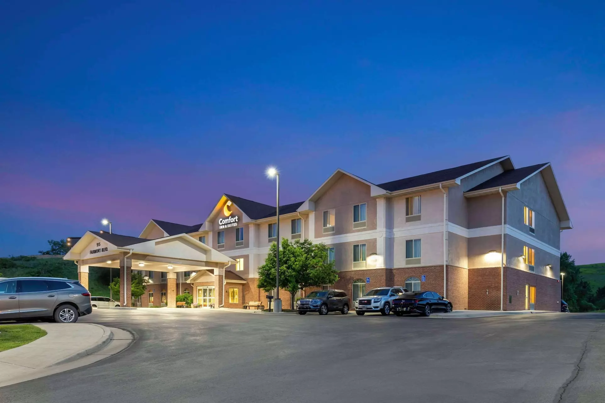 Comfort Inn And Suites - Primary Image