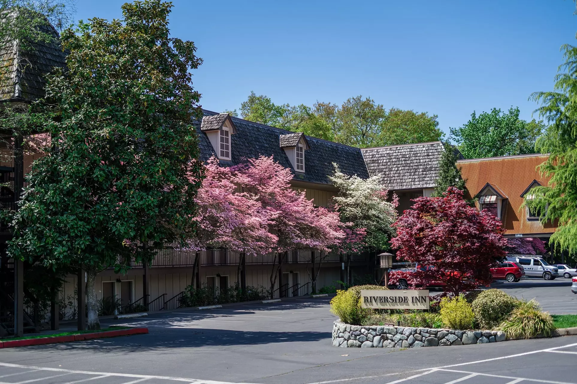Riverside Inn - Primary Image