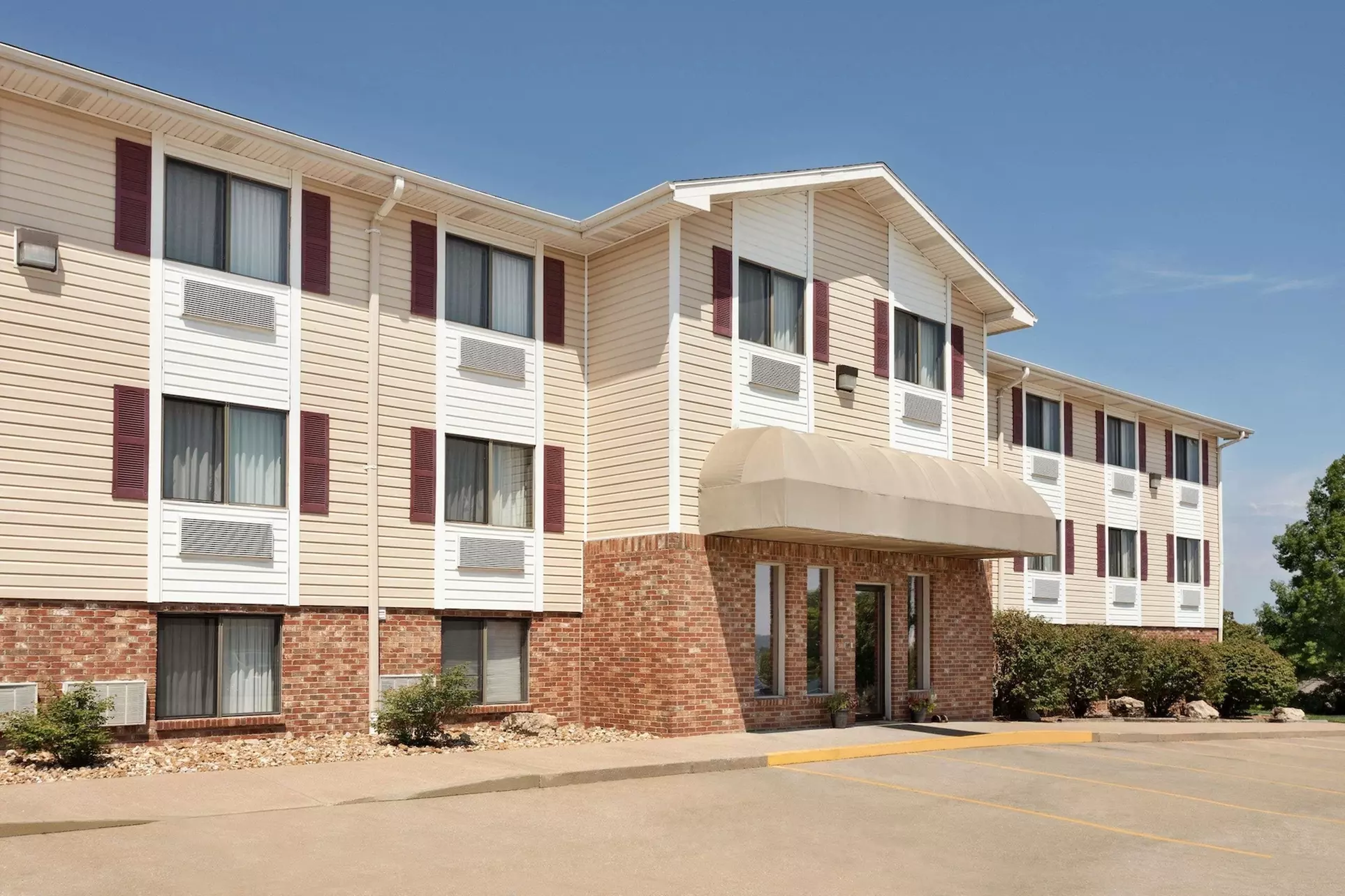 Travelodge by Wyndham Jefferson City - Primary Image