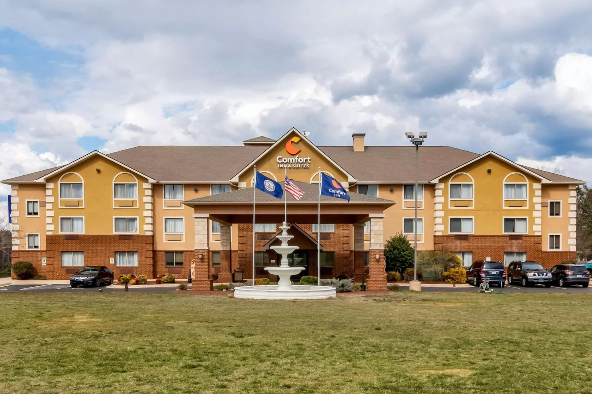 Comfort Inn & Suites South Hill I-85 - Primary Image