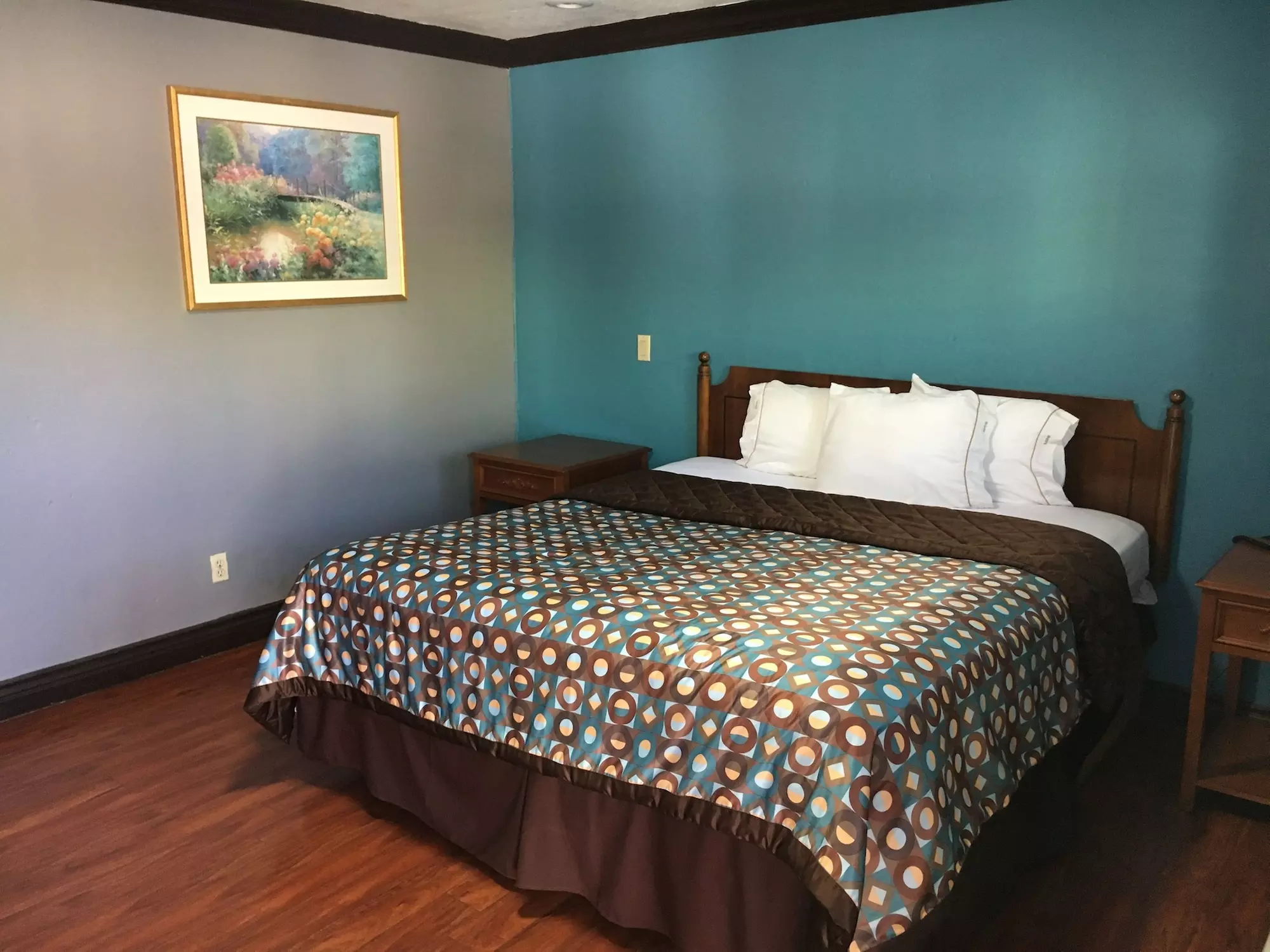 Eagle Inn Motel - Primary Image