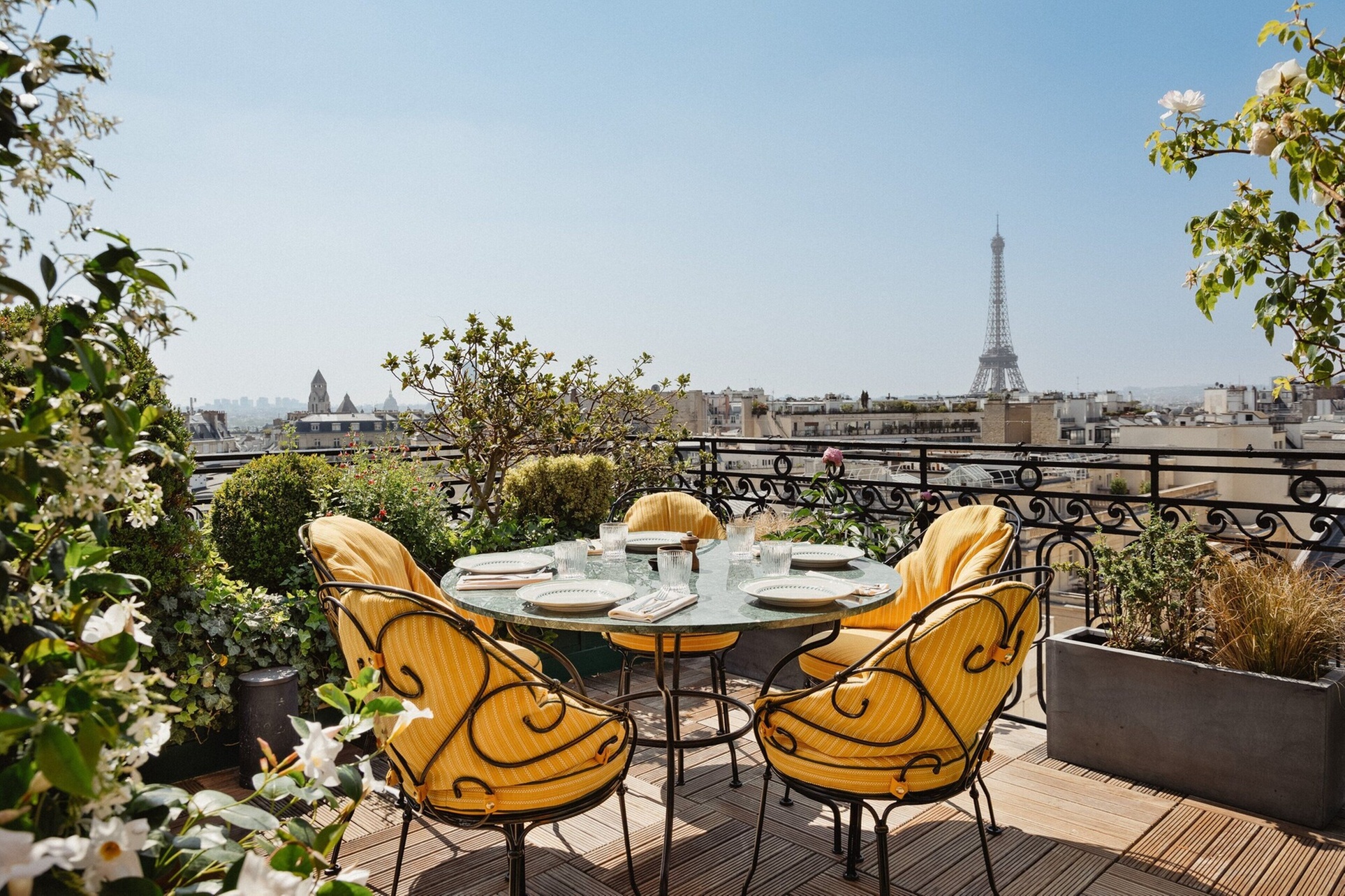Hotel Raphael