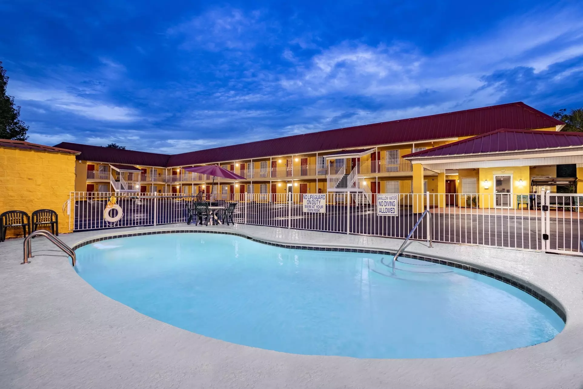 Days Inn by Wyndham Barnwell - Primary Image