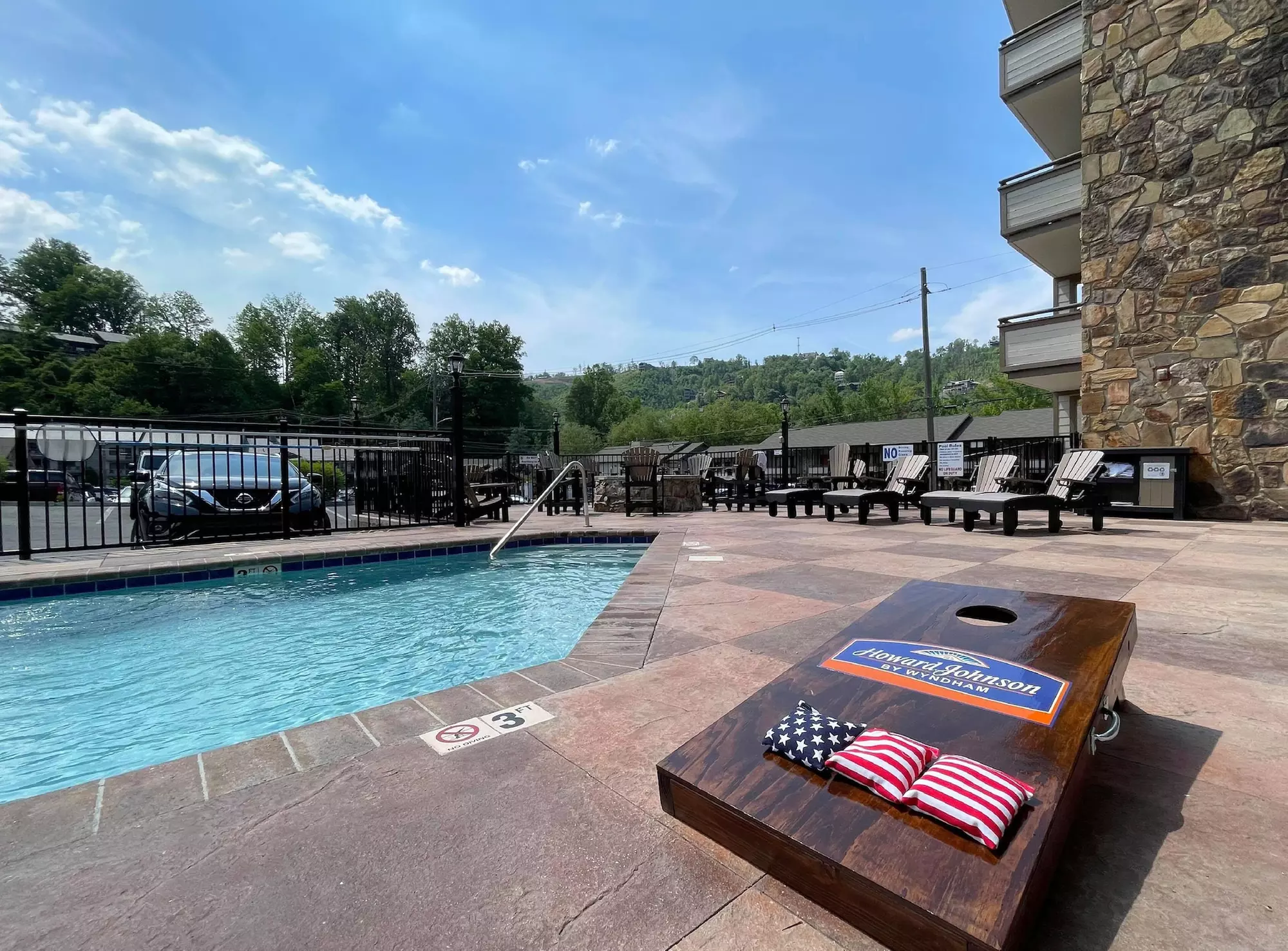 Howard Johnson by Wyndham Downtown Gatlinburg - Primary Image