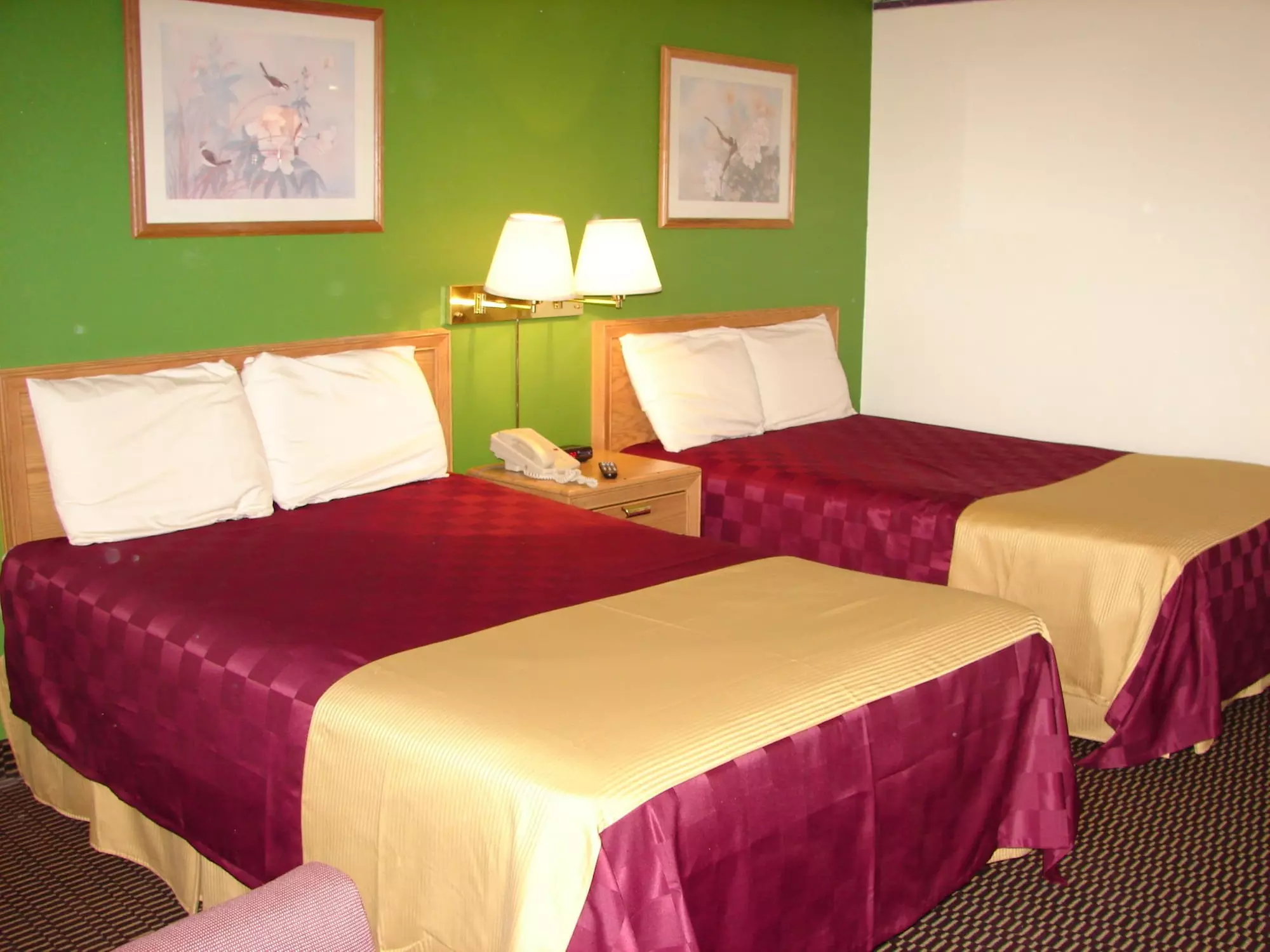 Columbus Inn & Suites - Primary Image