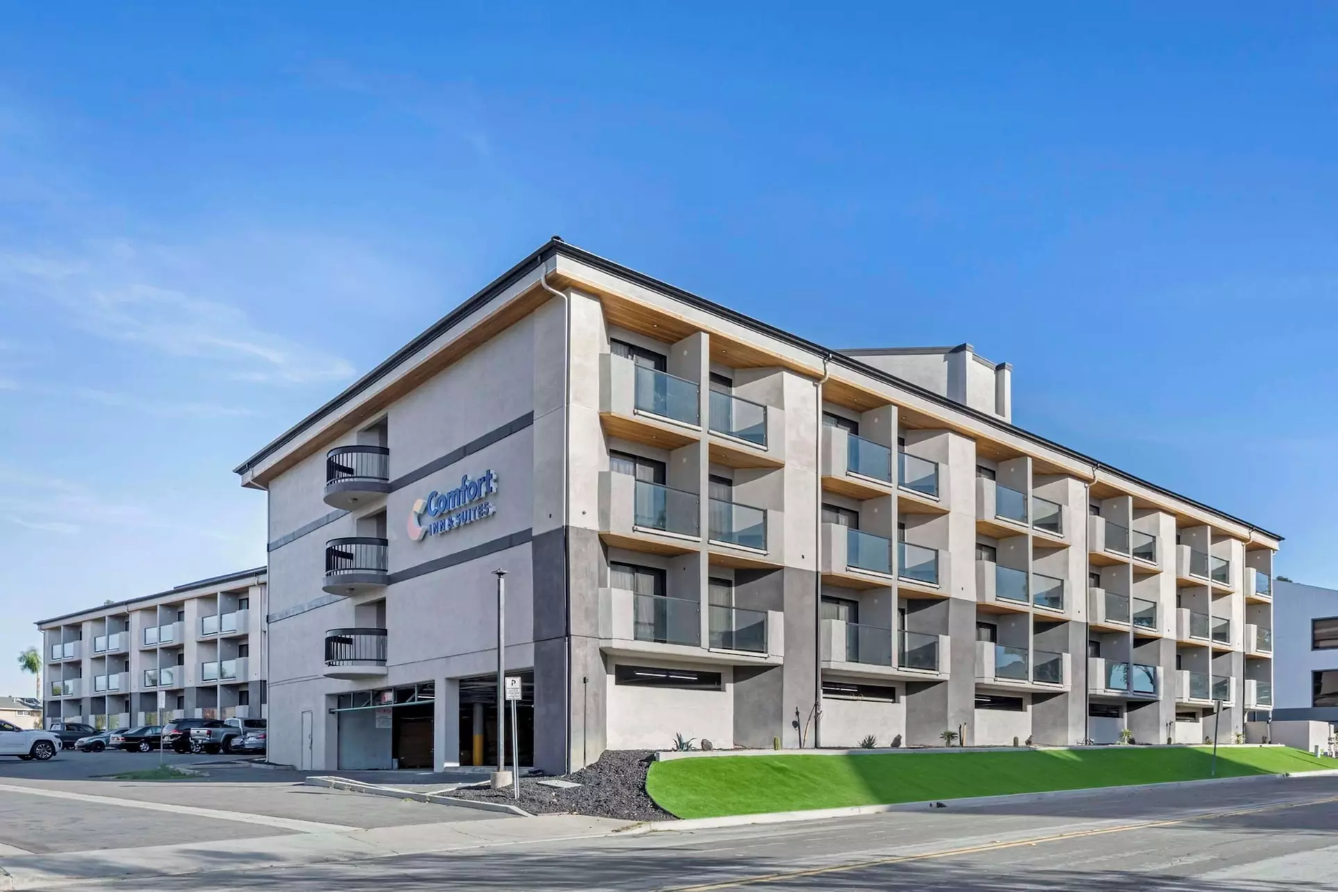 Comfort Inn & Suites Irvine Spectrum - Primary Image