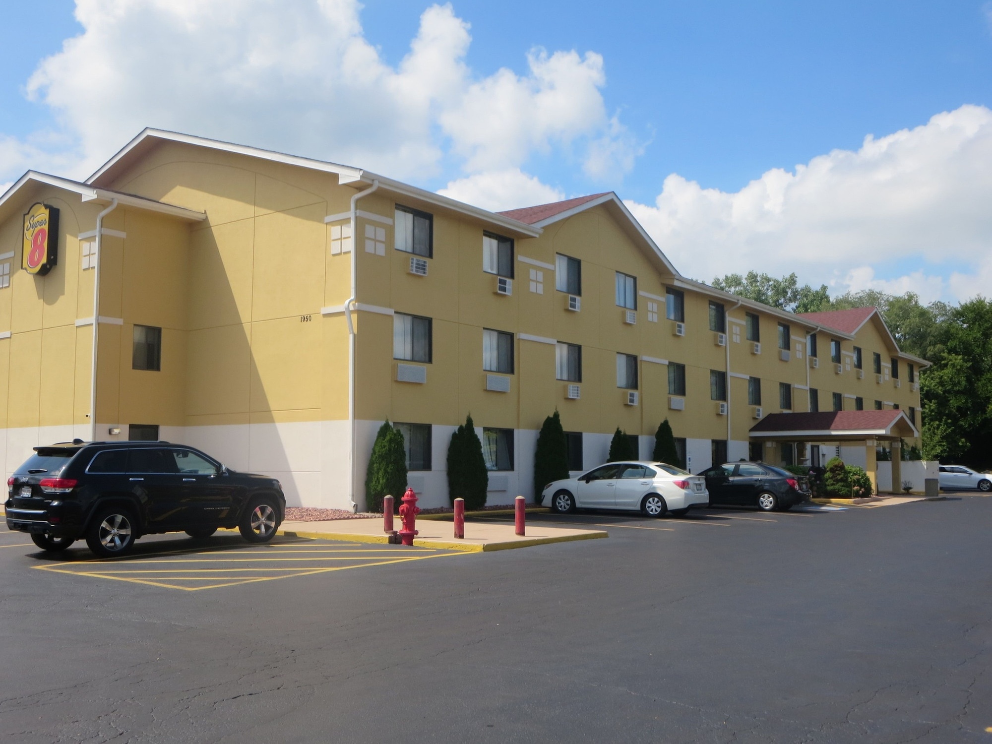 Super 8 by Wyndham Mundelein/Libertyville Area