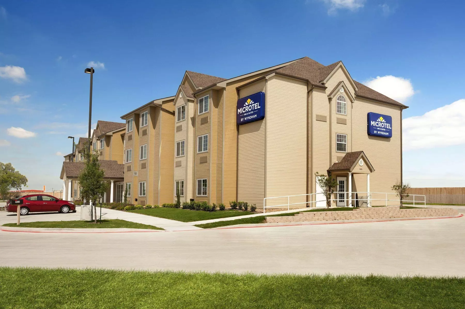 Microtel Inn & Suites by Wyndham Kenedy/Karnes City - Primary Image