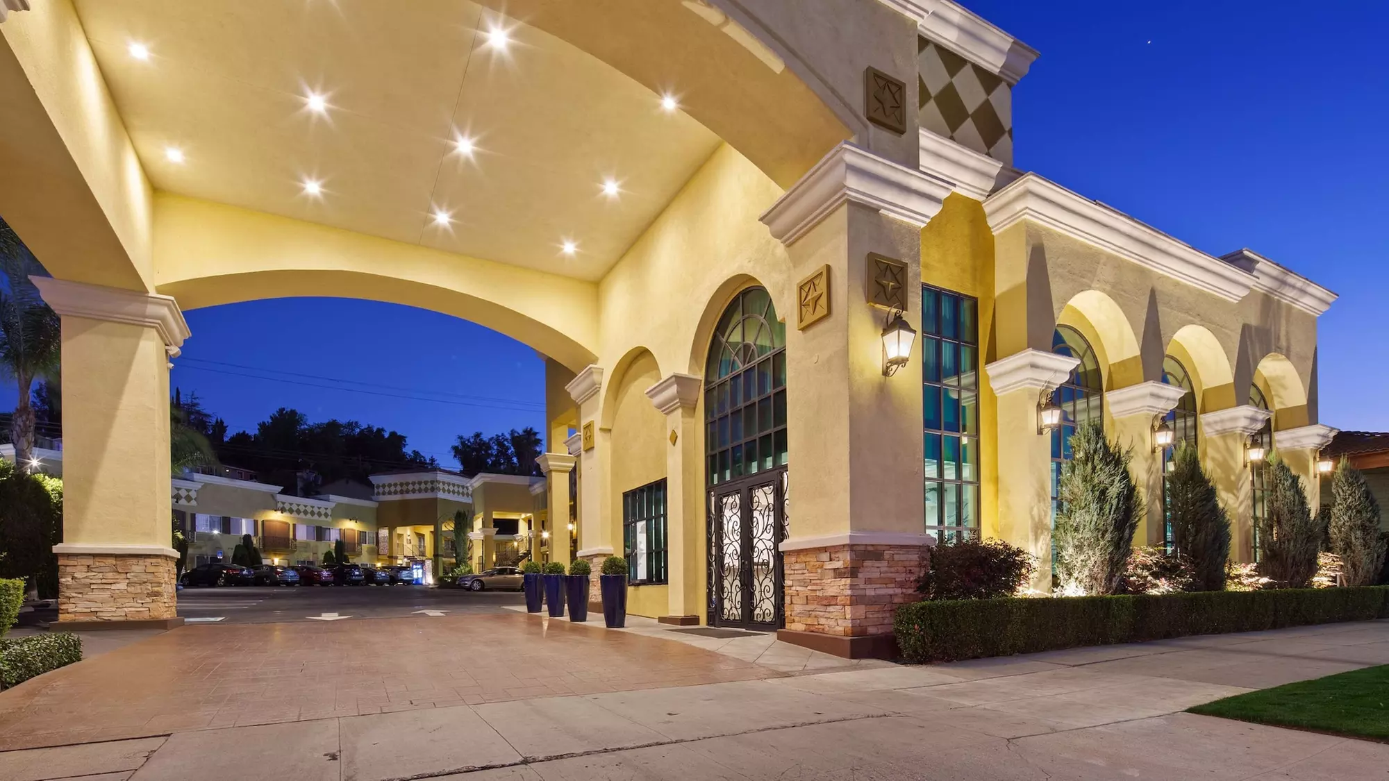 Best Western Woodland Hills Inn - Primary Image