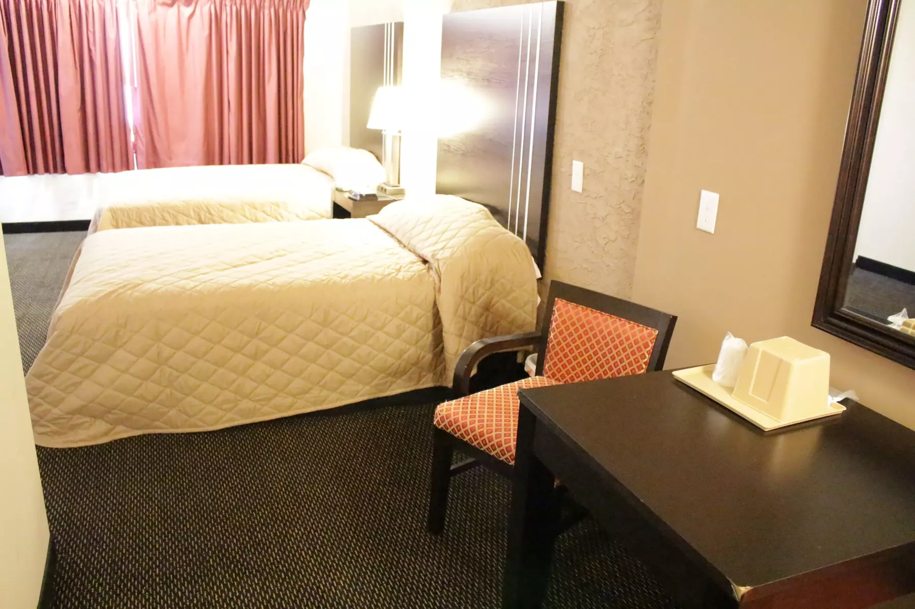 Cozy Crest Motel - Primary Image