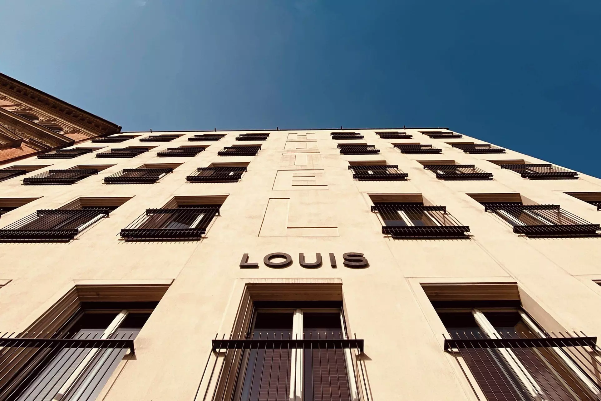 Louis Hotel - Primary Image