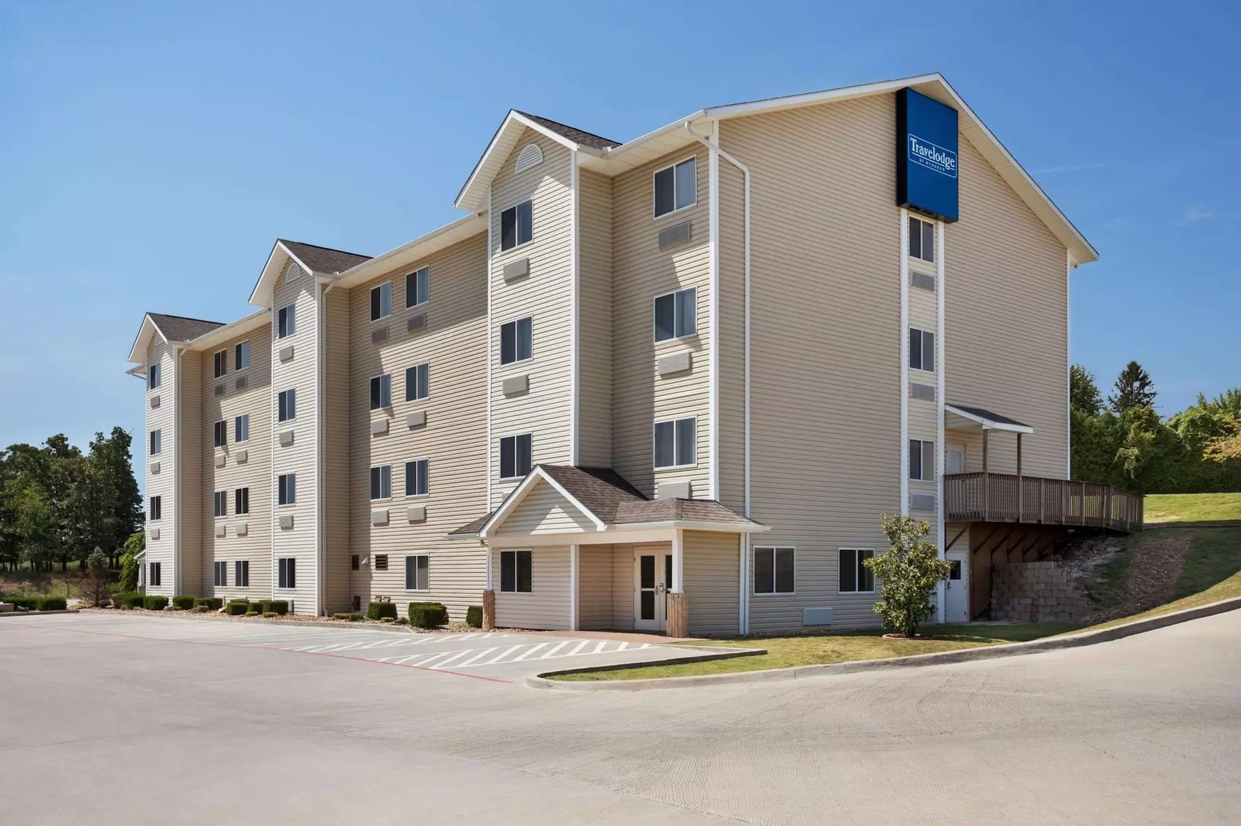 Travelodge by Wyndham McAlester - Primary Image