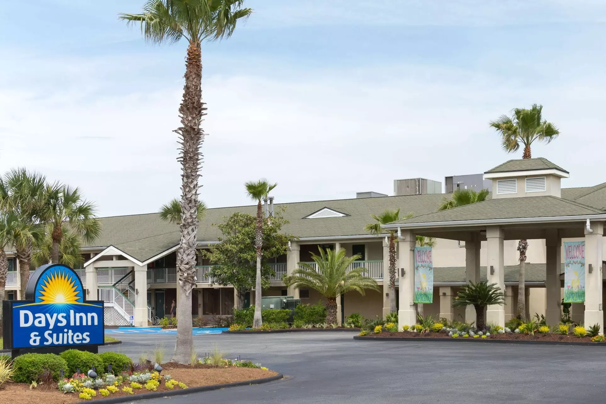 Days Inn & Suites by Wyndham Jekyll Island - Primary Image