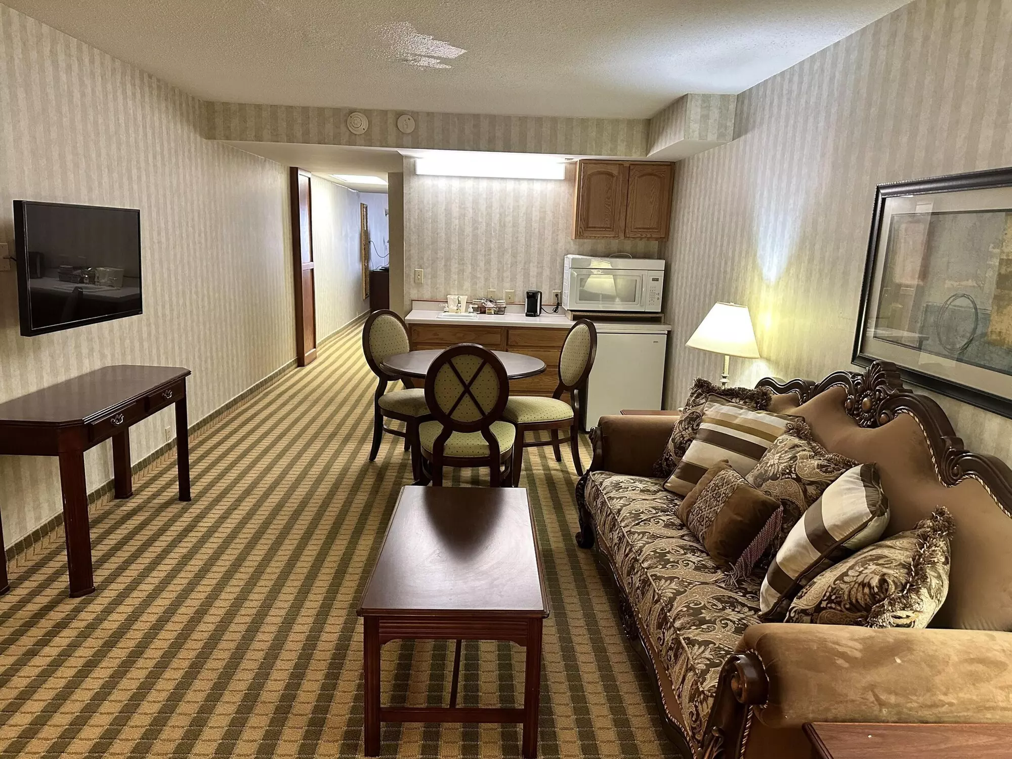Ramada by Wyndham Saginaw Hotel & Suites - Primary Image