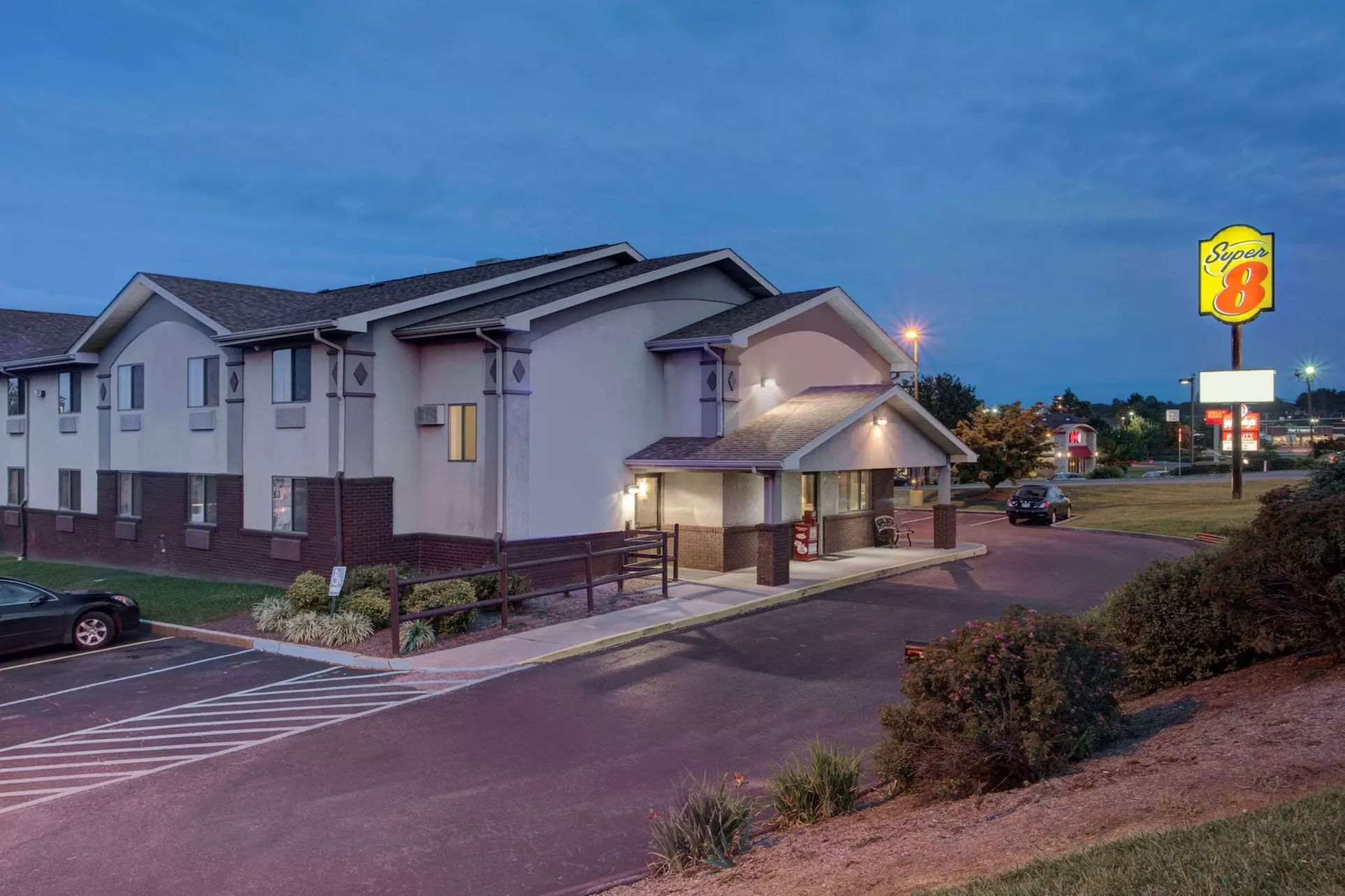 Super 8 by Wyndham Christiansburg/Blacksburg Area - Primary Image