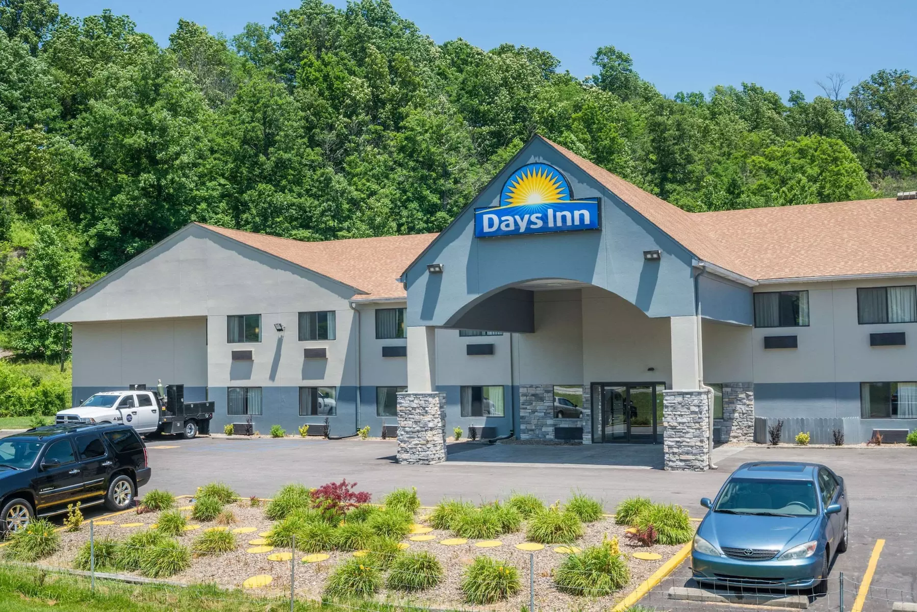 Days Inn by Wyndham Ashland - Primary Image