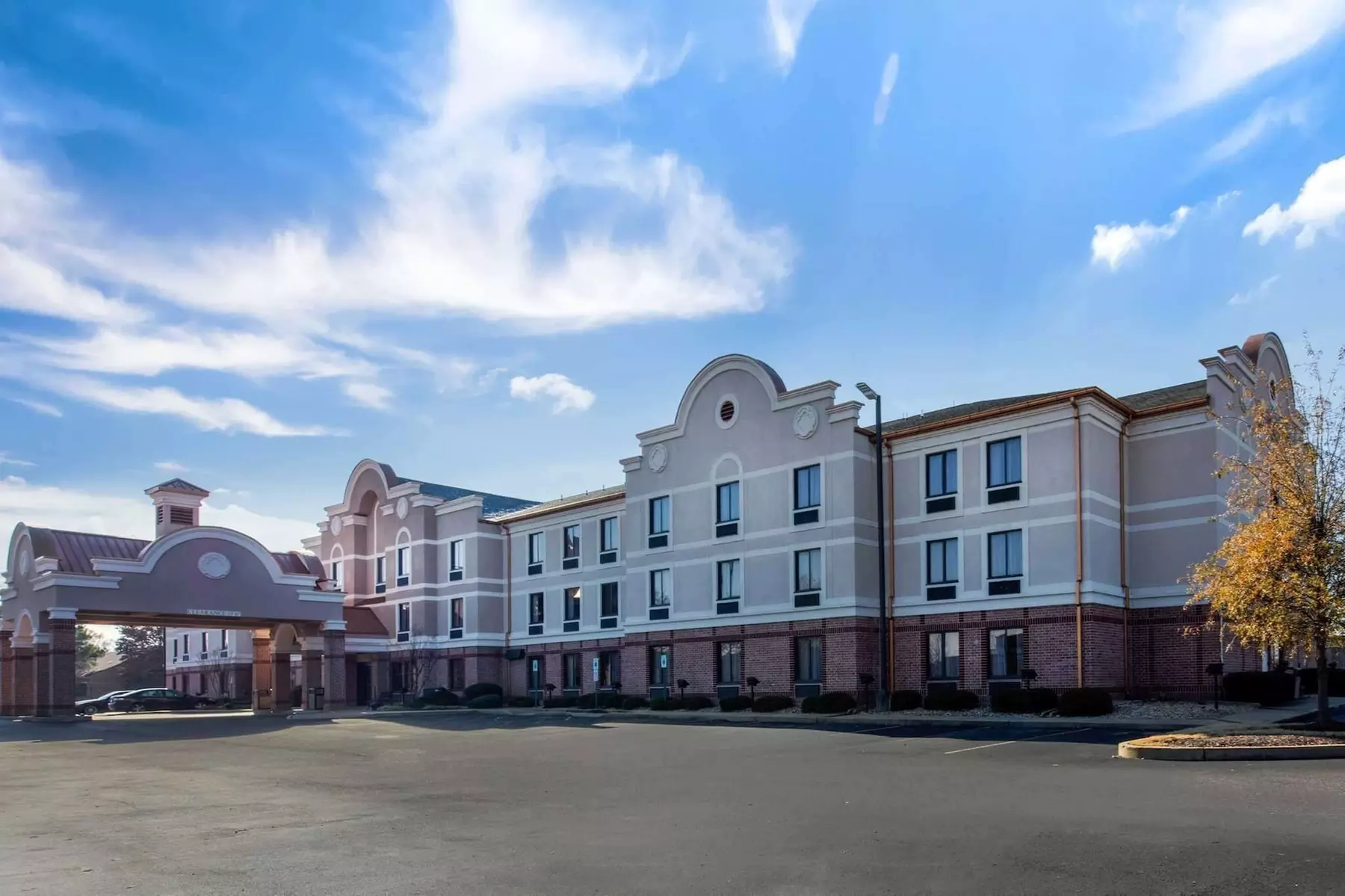 Comfort Inn & Suites Airport - American Way - Primary Image