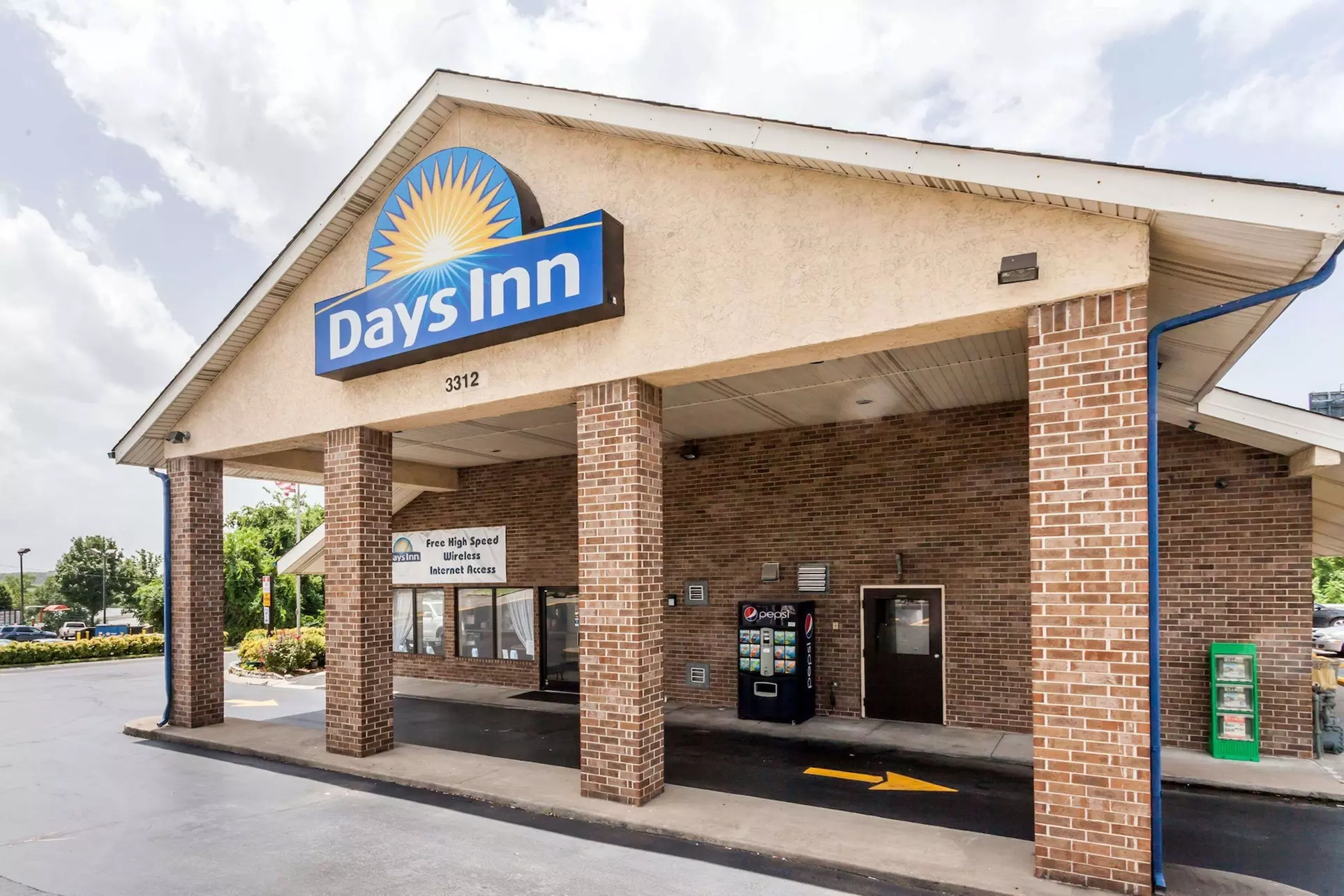 Days Inn by Wyndham Nashville North/Opryland Area - Primary Image