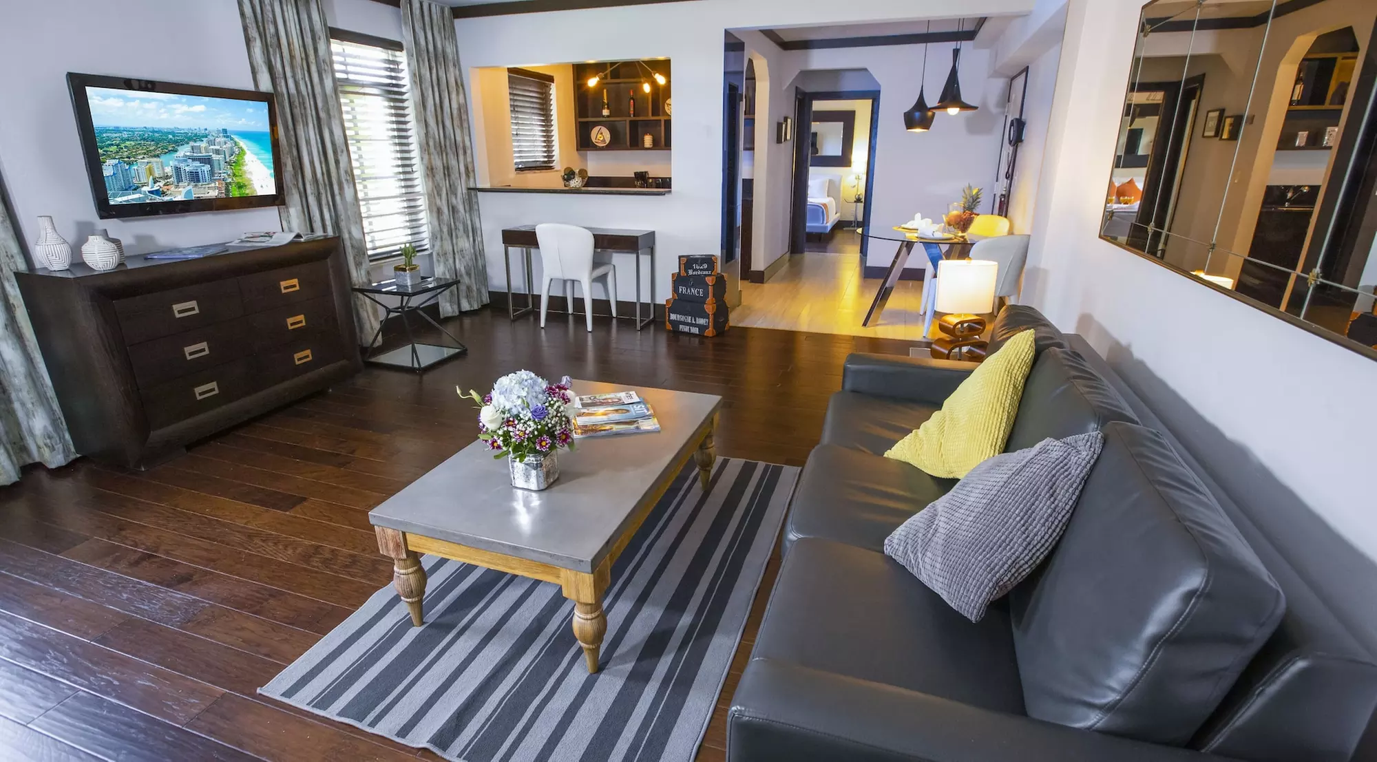 Lincoln Arms Suites - Primary Image