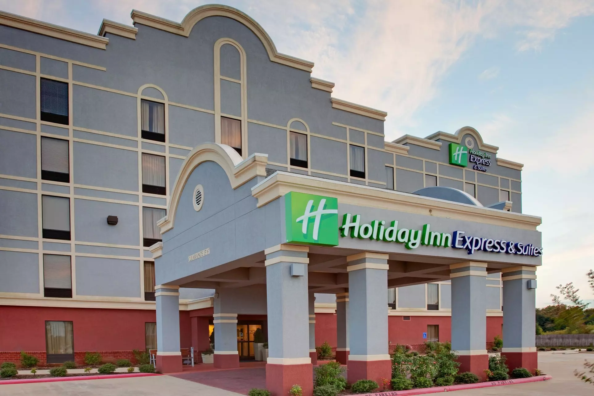 Holiday Inn Express & Suites - Greenwood by IHG