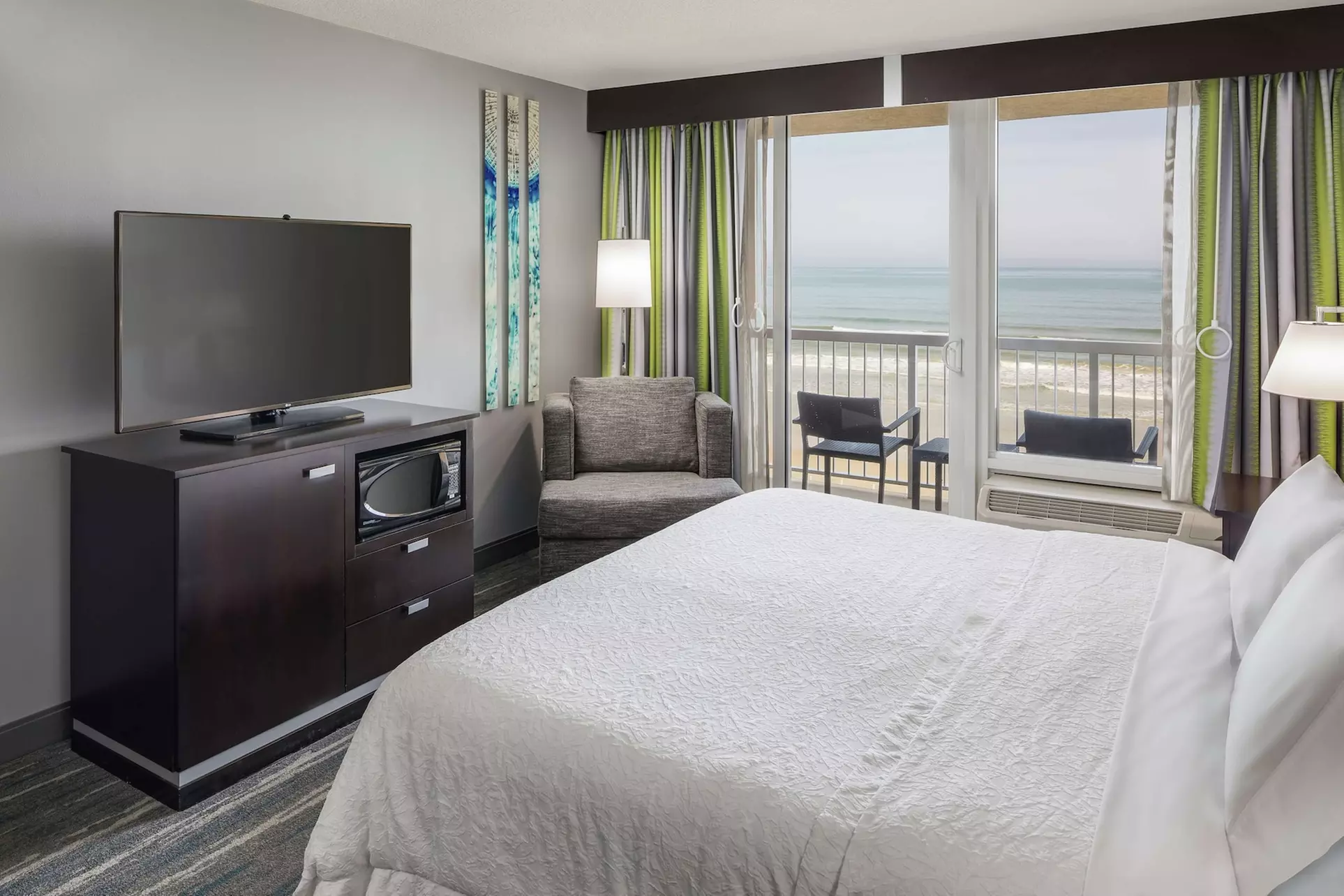 Hampton Inn Daytona Beach/Beachfront - Primary Image