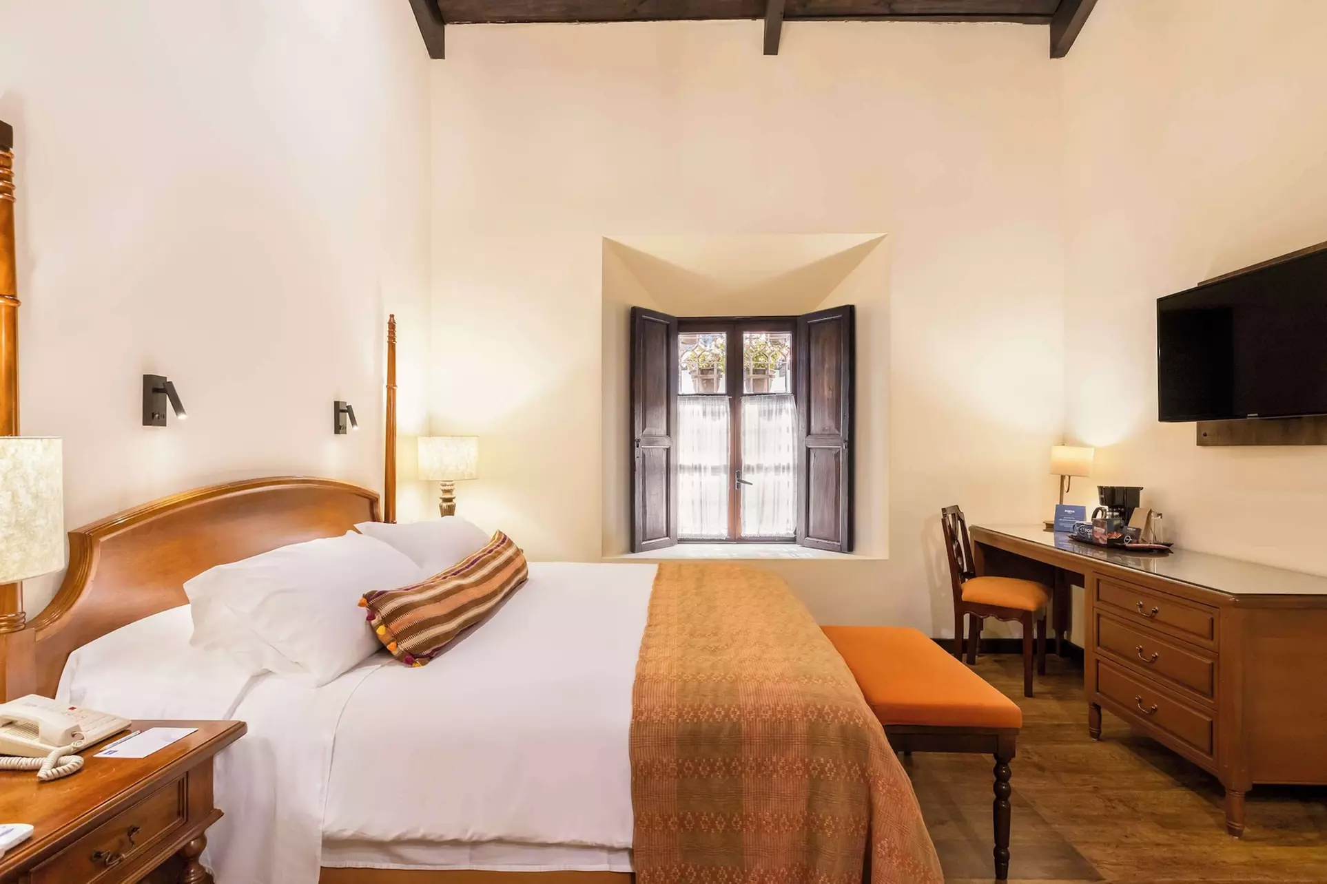 Porta Hotel Antigua